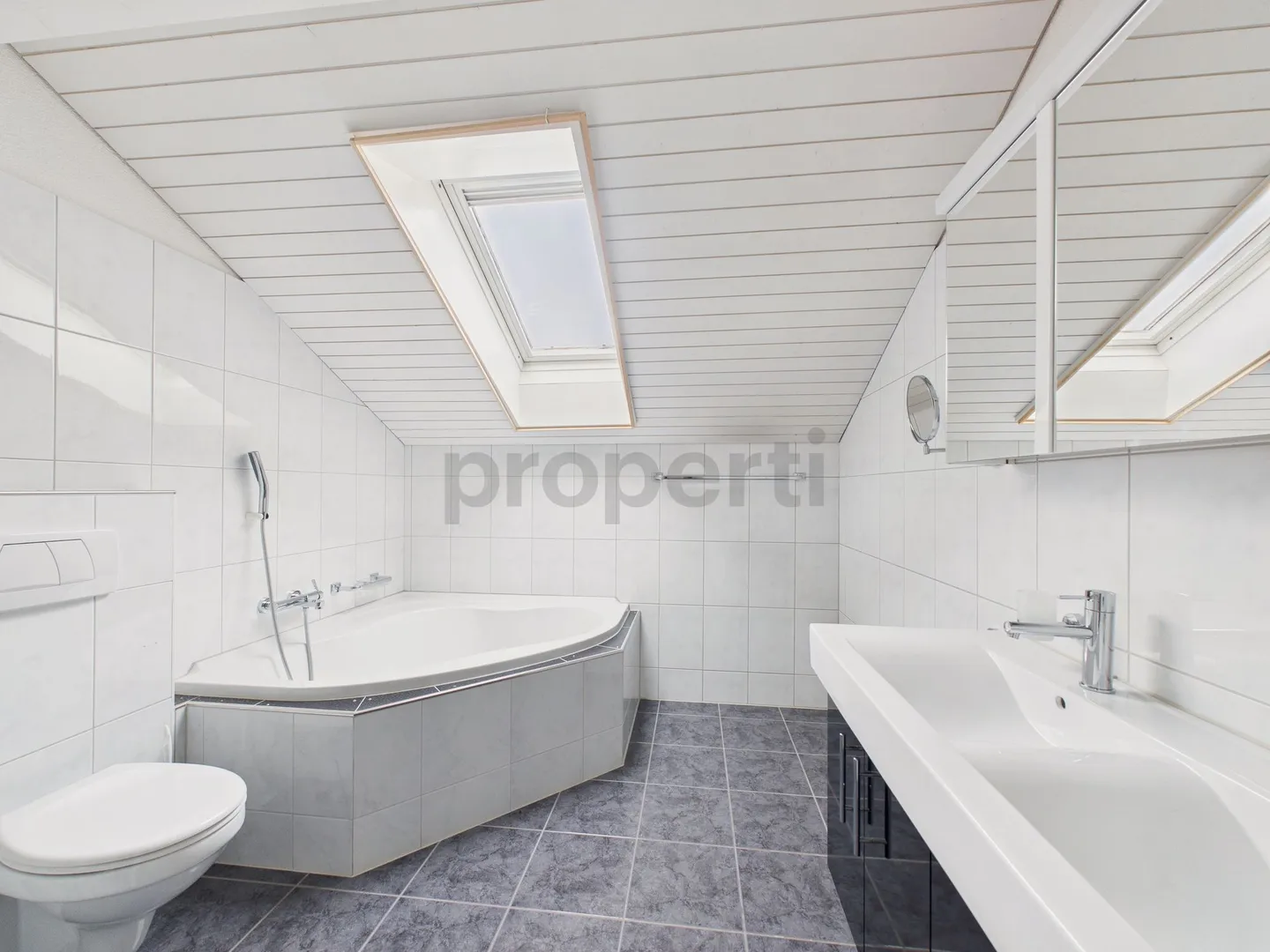 Appartamento attico elegante di 4,5 stanze con vista ampia - Foto 10 di 13