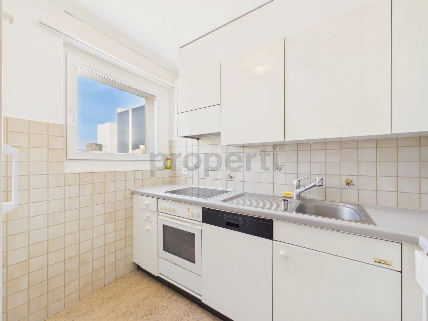 Moderne 4.5-Zimmer Wohnung mit Balkon - Foto 2 von 11