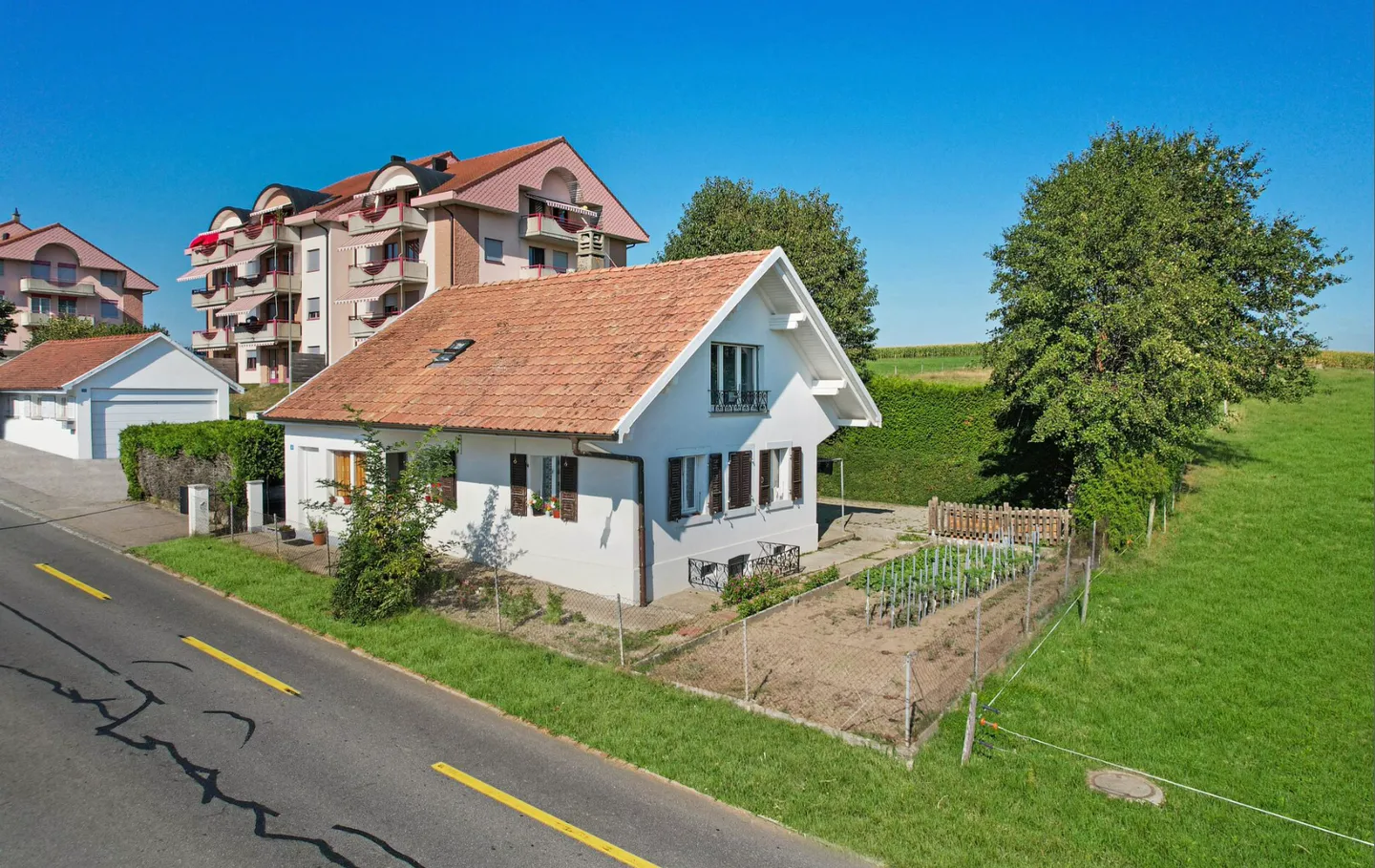 Einfamilienhaus mit genehmigtem Renovierungs- und Erweiterungsprojekt - Chénens - Foto 1 von 11