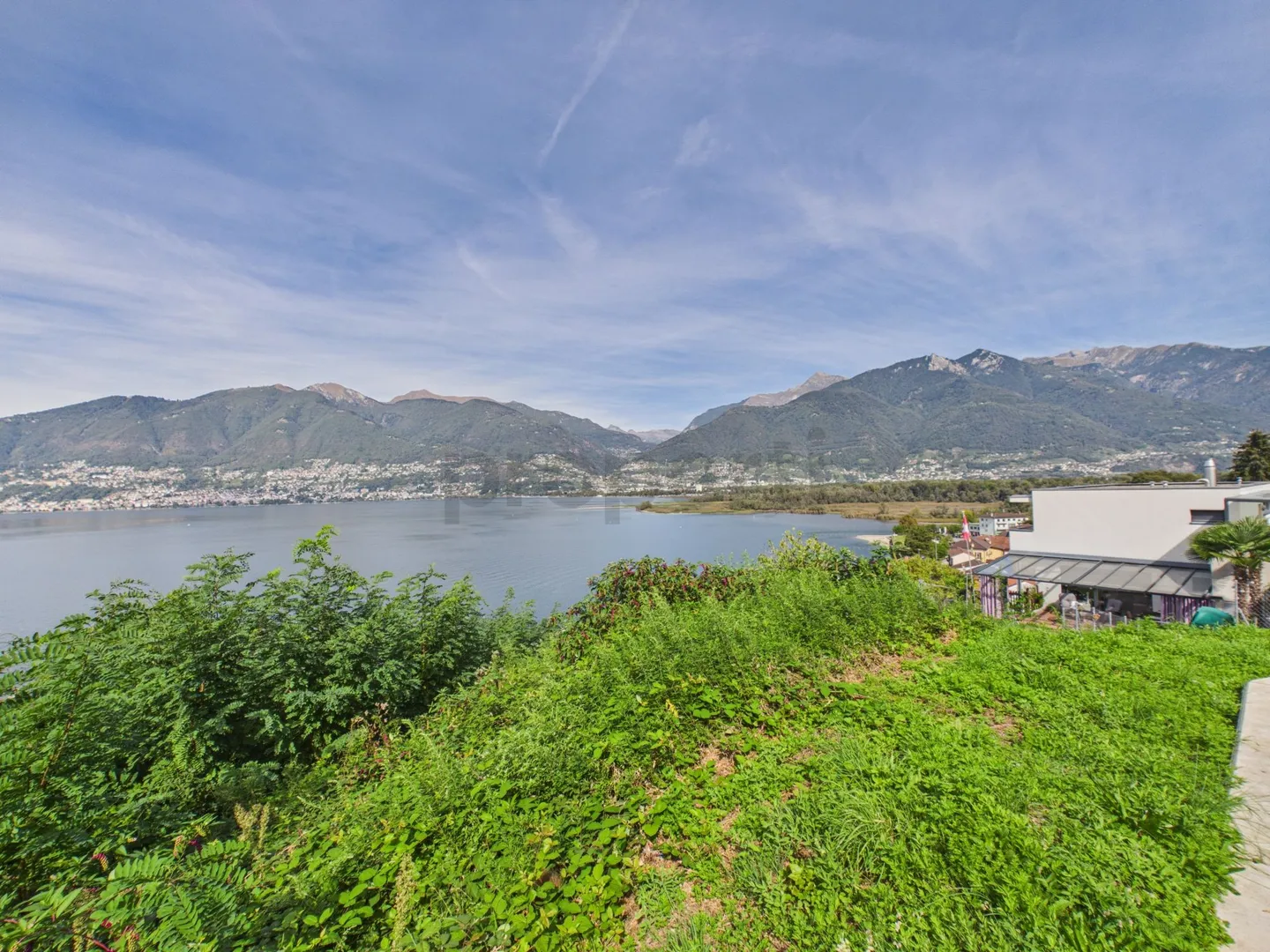 Terreno edificabile con vista lago - Foto 2 di 13