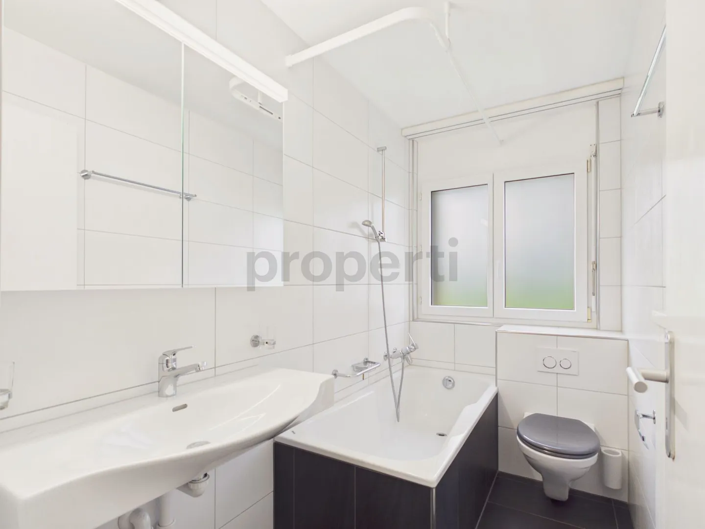 Moderne 4.5-Zimmer-Wohnung - Foto 8 von 11