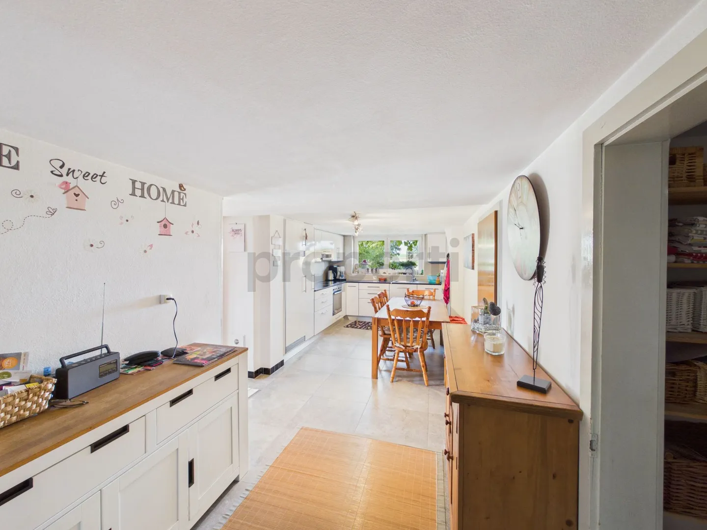 A character property offering volumes, potential and multiple possibilities - Photo 5 of 13