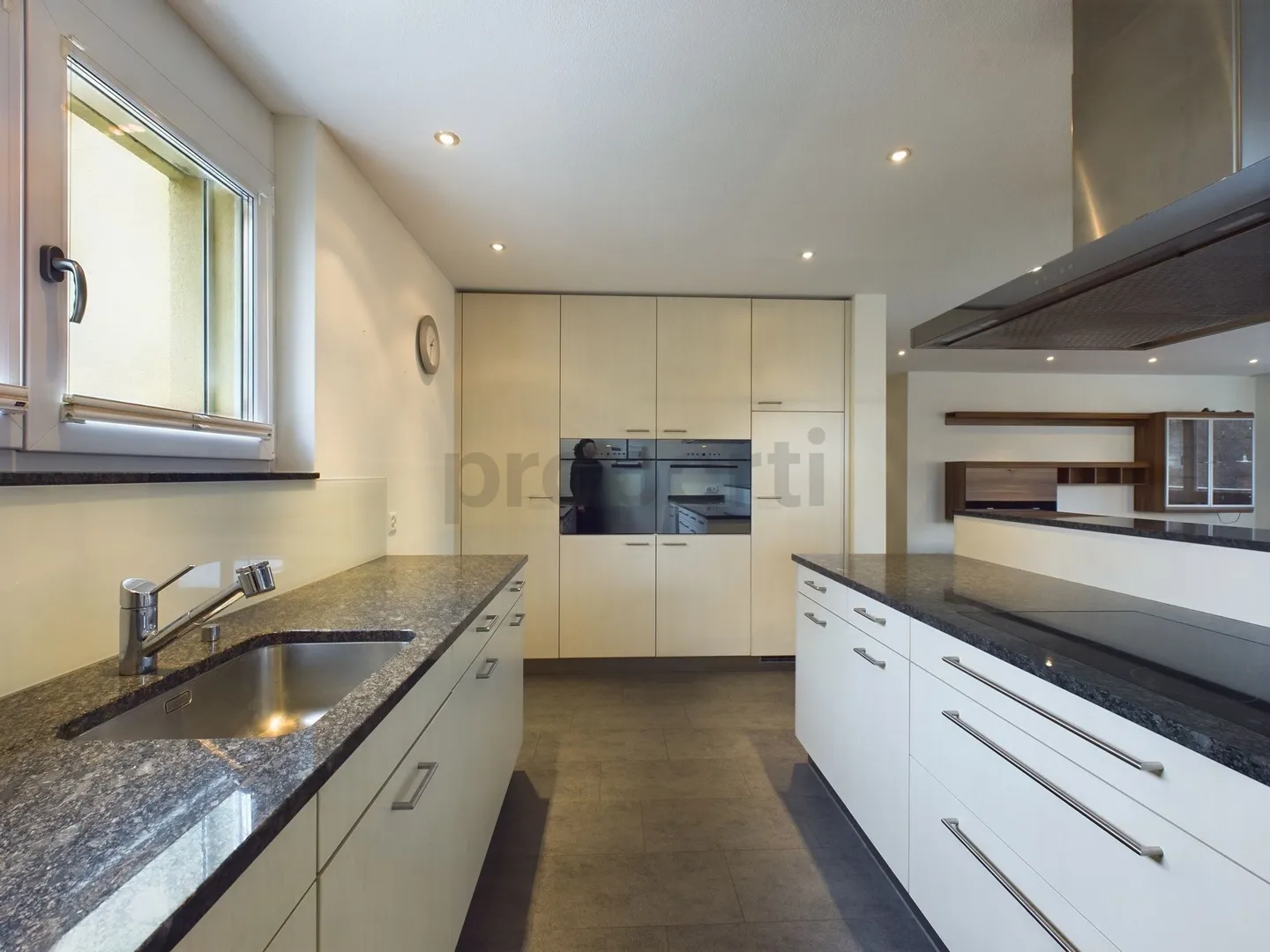 Goditi la tranquillità e la vista sul verde dal grande balcone della tua nuova casa - Foto 6 di 10