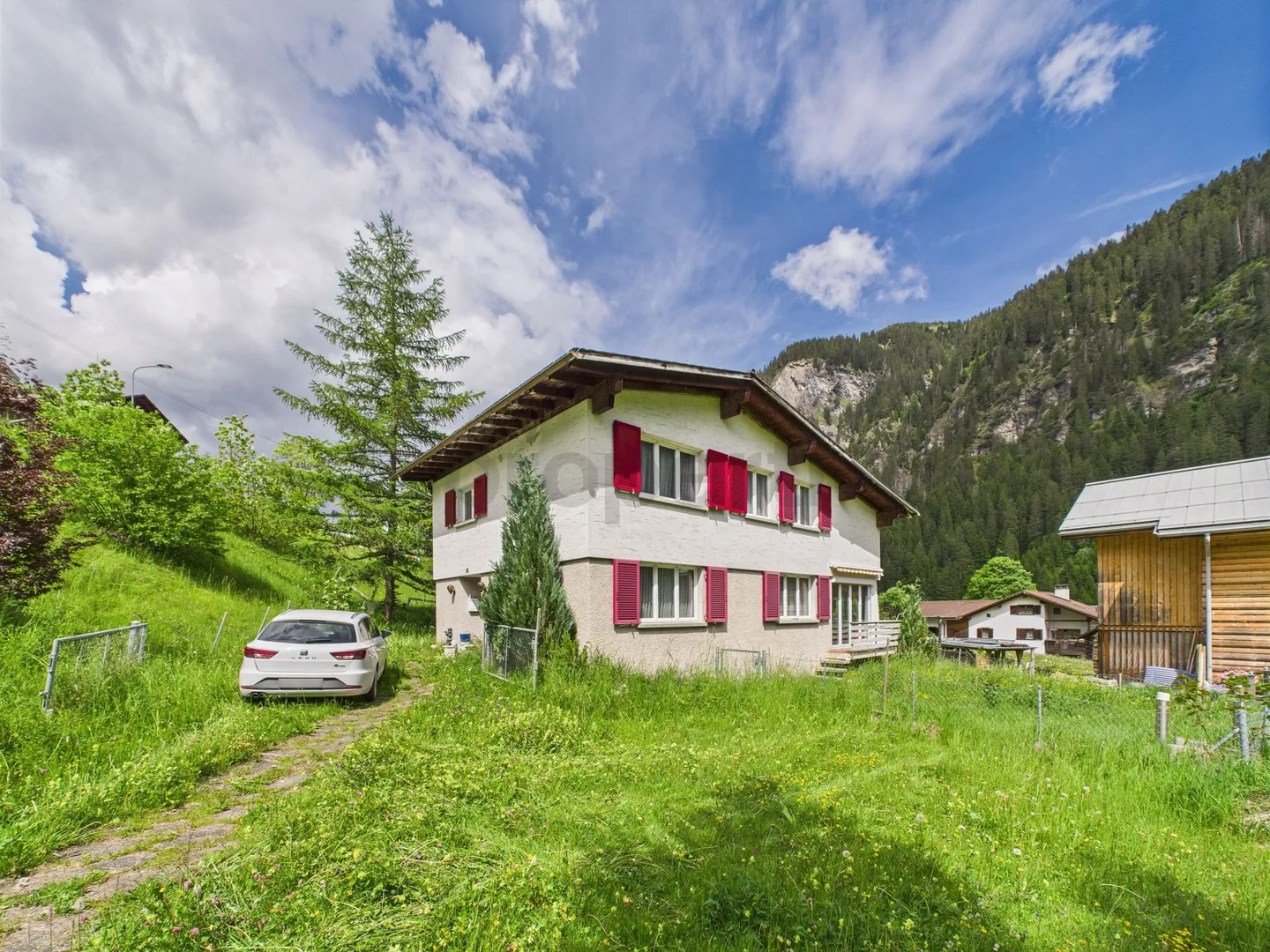 Your Retreat in the Mountains - 5.5 Room Single-Family House in Safien Platz - Photo 2 of 12