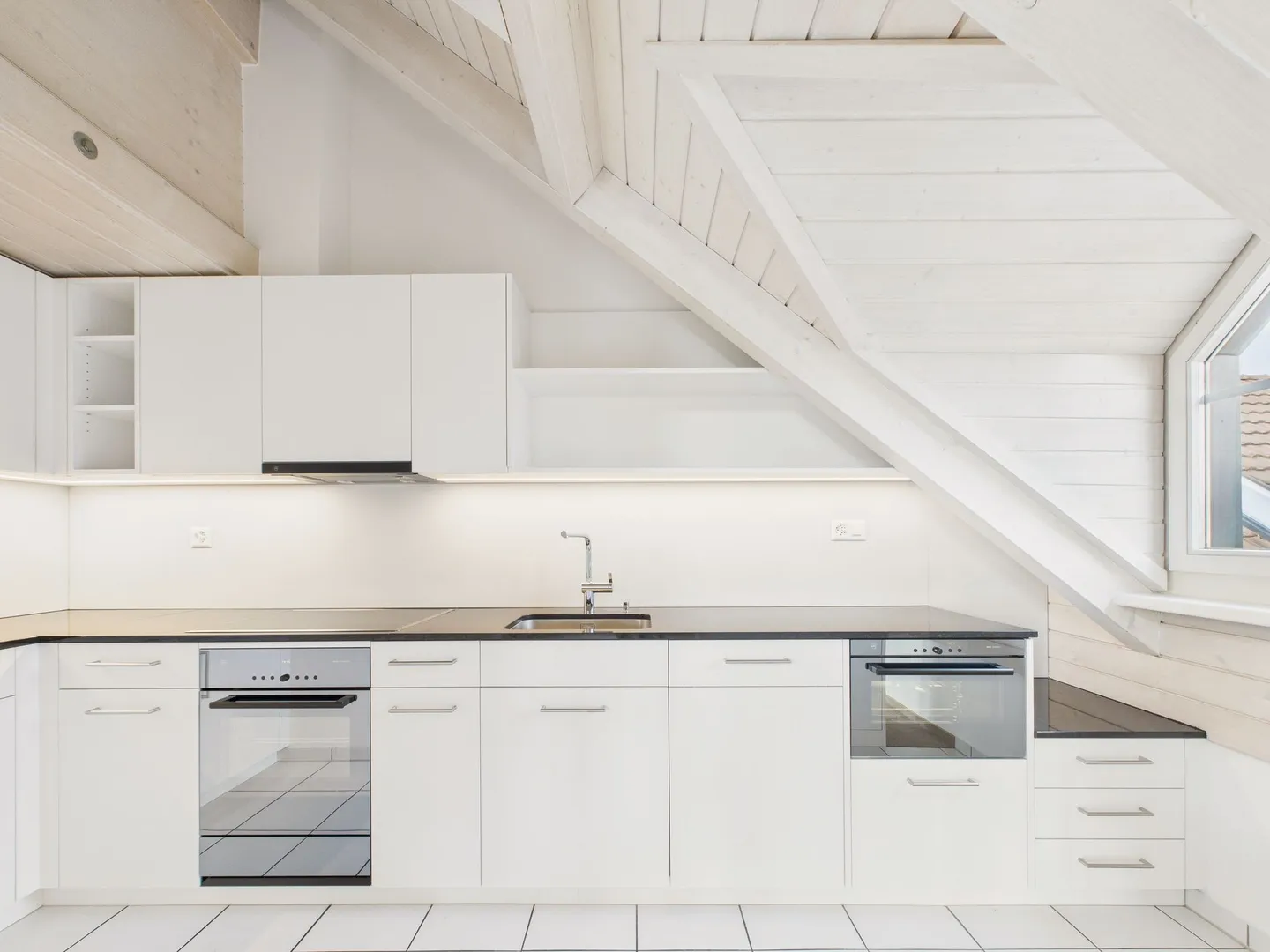 Modern 4.5-Zimmer-Dachwohnung mit Weitblick in Wigoltingen - Photo 7 of 12