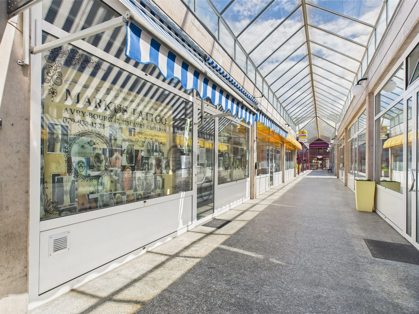 Spazio commerciale con due unità - Foto 10 di 12