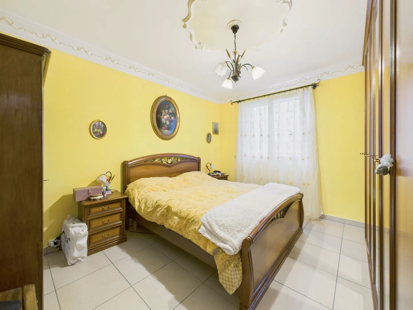 ELEGANT 4.5-ROOM APARTMENT WITH LAUNDRY - Photo 6 of 10