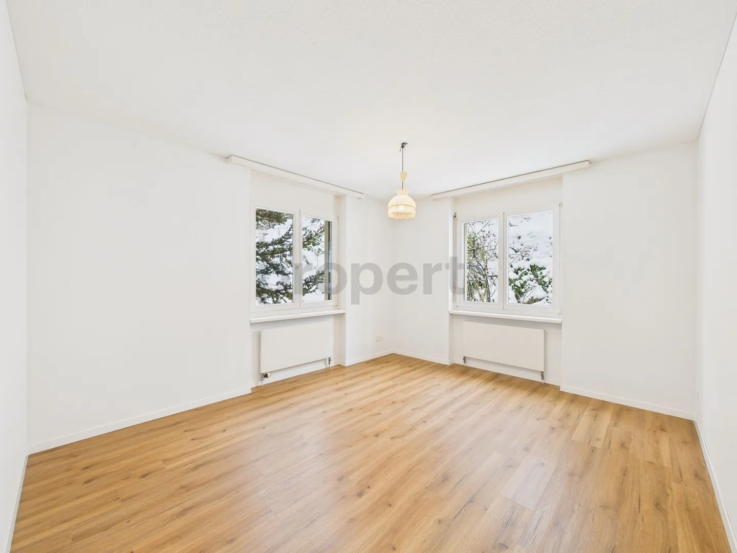 Spacious 4.5 Room Apartment with Garden Terrace in the Desirable St. Gallen District - Photo 6 of 12