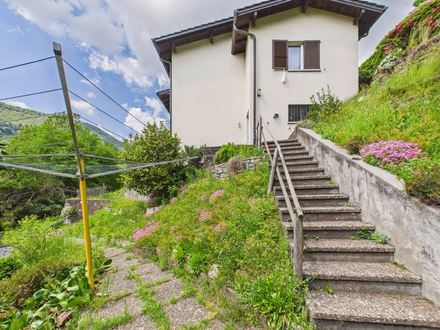 Charming semi-detached villa with large garden in Purasca - Photo 10 of 13