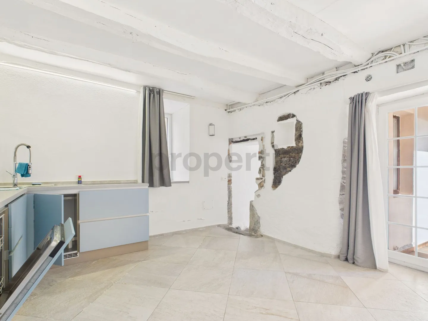 Elegantes Einfamilienhaus mit großem Balkon, Breggia - Foto 2 von 13