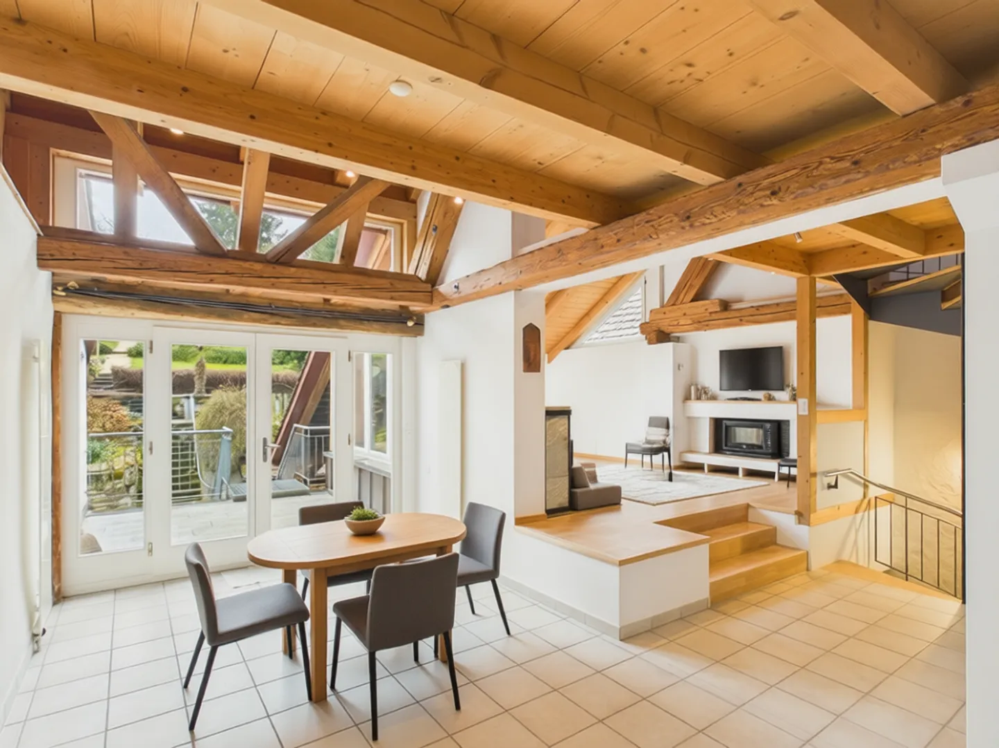 Charming 5.5-Room Farmhouse with Balcony, Muttenz - Photo 2 of 13