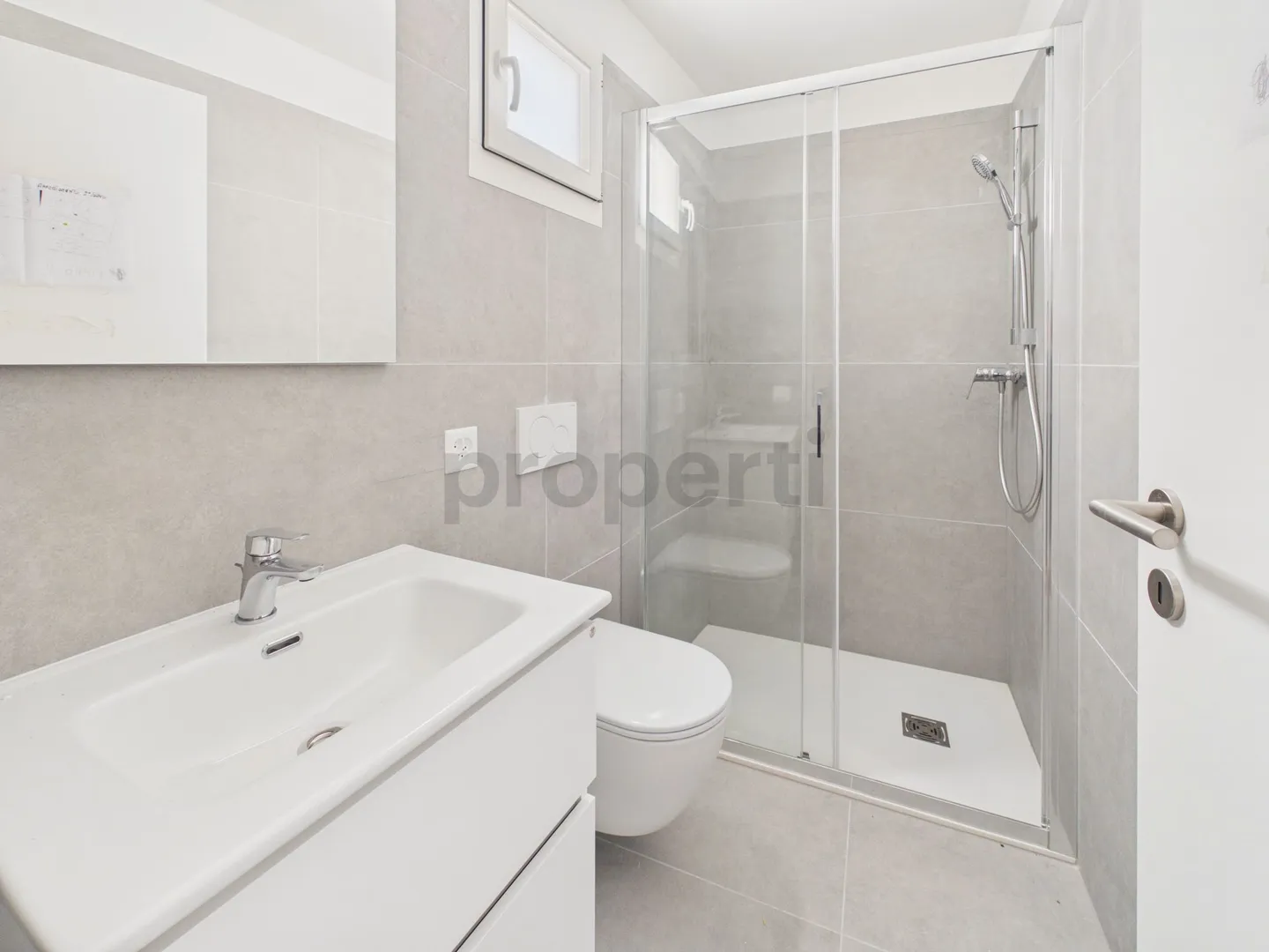 Penthouse moderne 3.5 pièces avec parking et cave, Biasca - Photo 8 sur 13