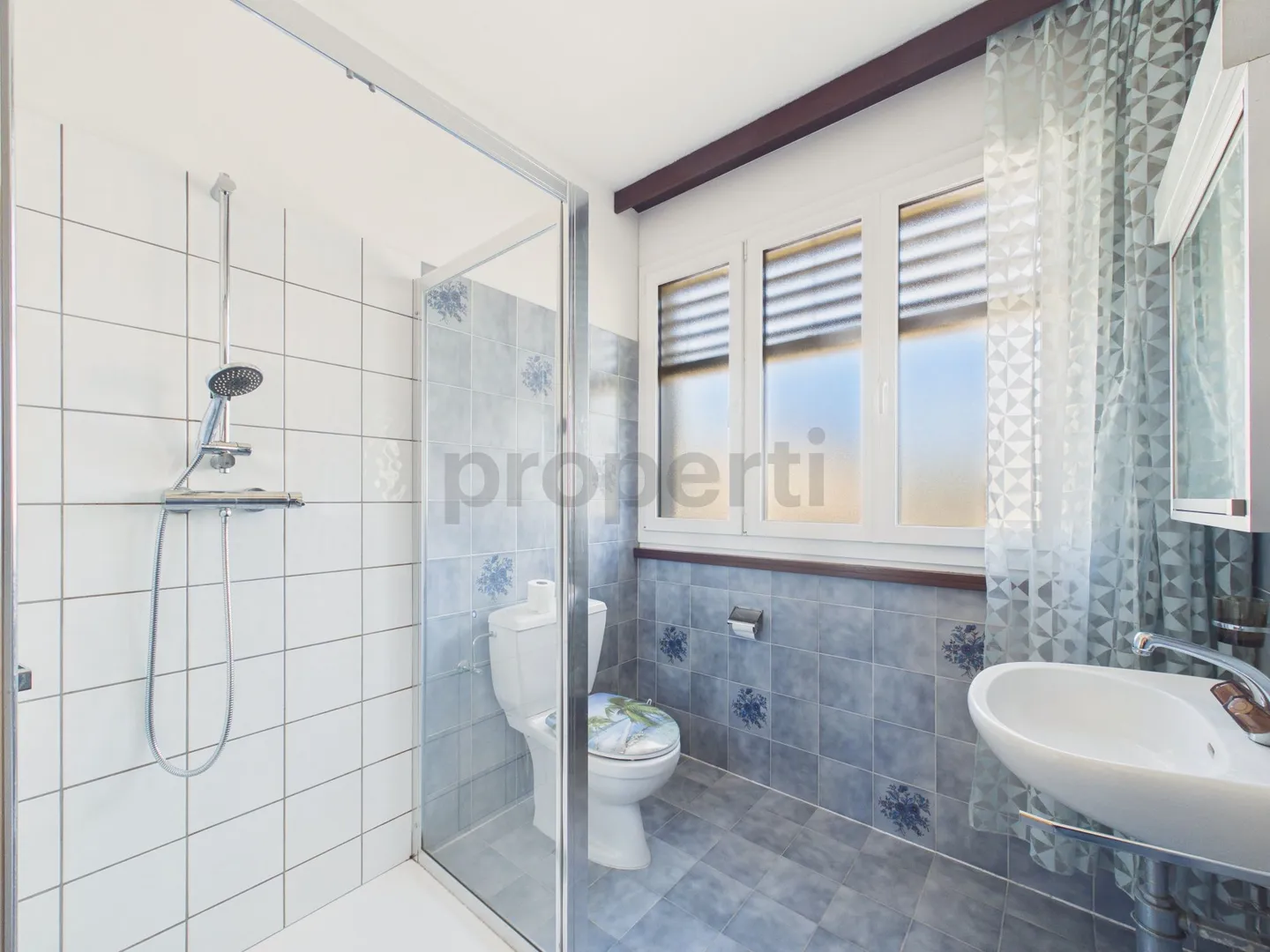 Bright 5.5 Apartment in City Center - Lugano - Photo 10 of 13