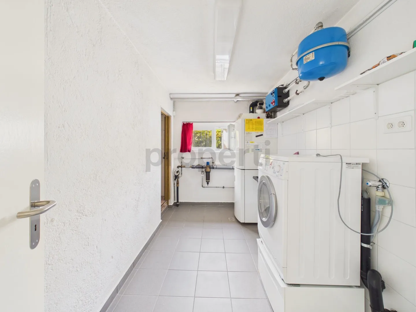 Casa unifamigliare rinnovata nel 2018 e 2023 con ampio giardino - Foto 11 von 12
