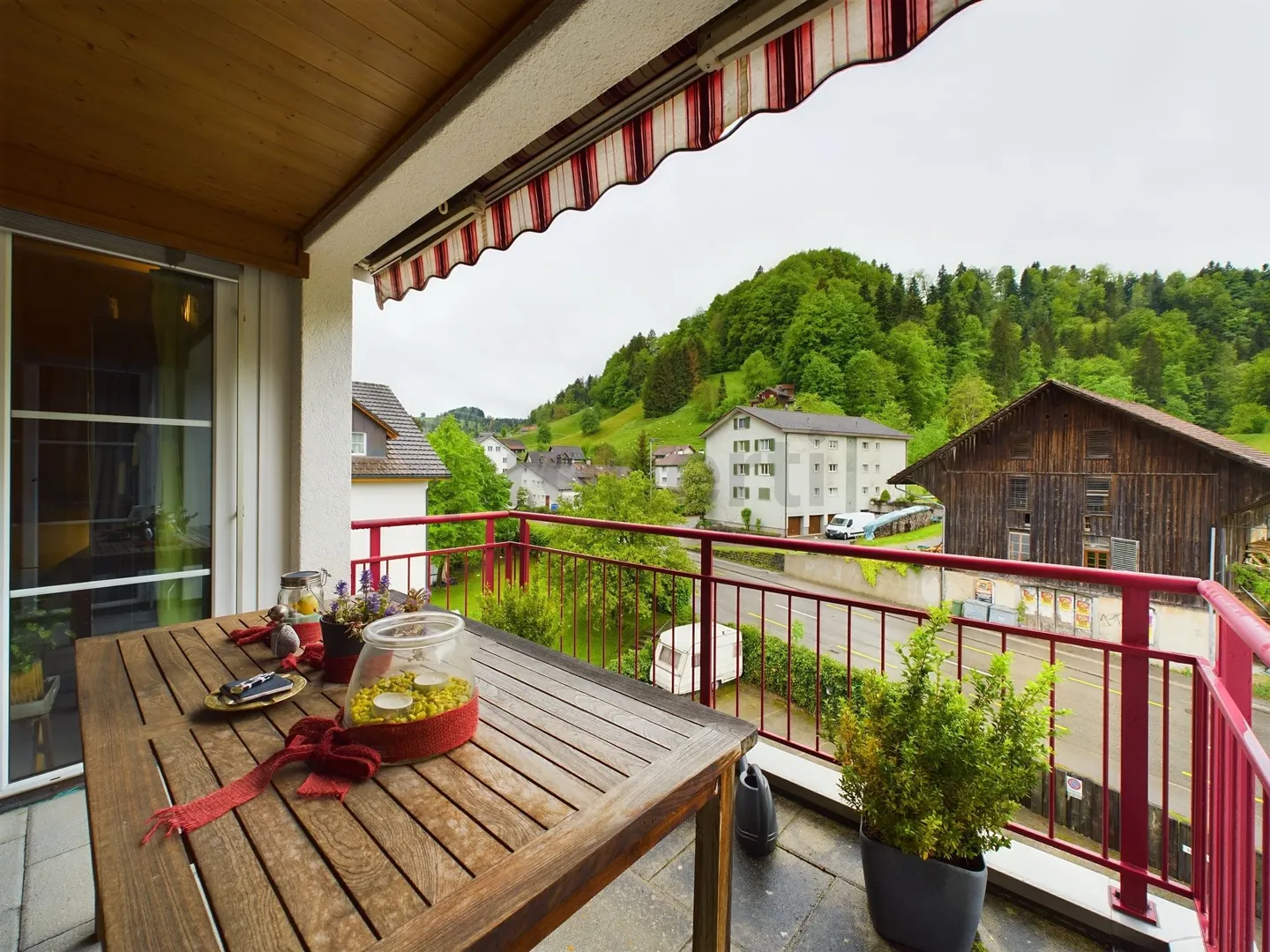 Cozy 3.5-room apartment in Fischenthal with balcony - Photo 9 of 10