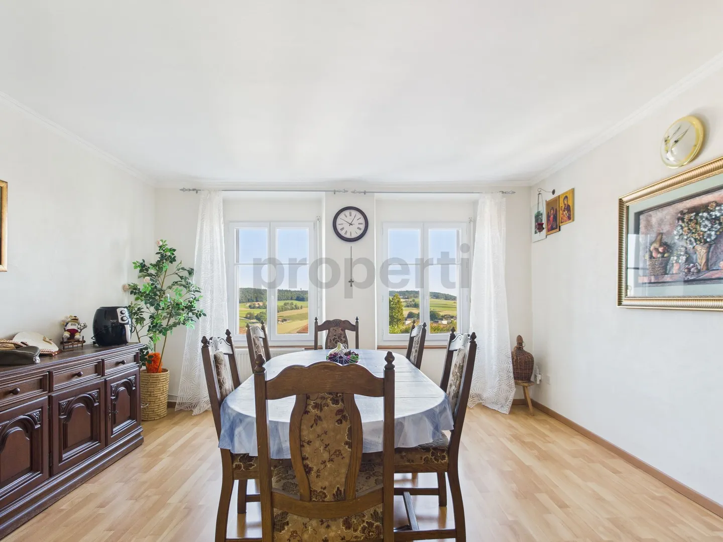 Spacious Charming House - Centre Romont - Photo 5 of 13