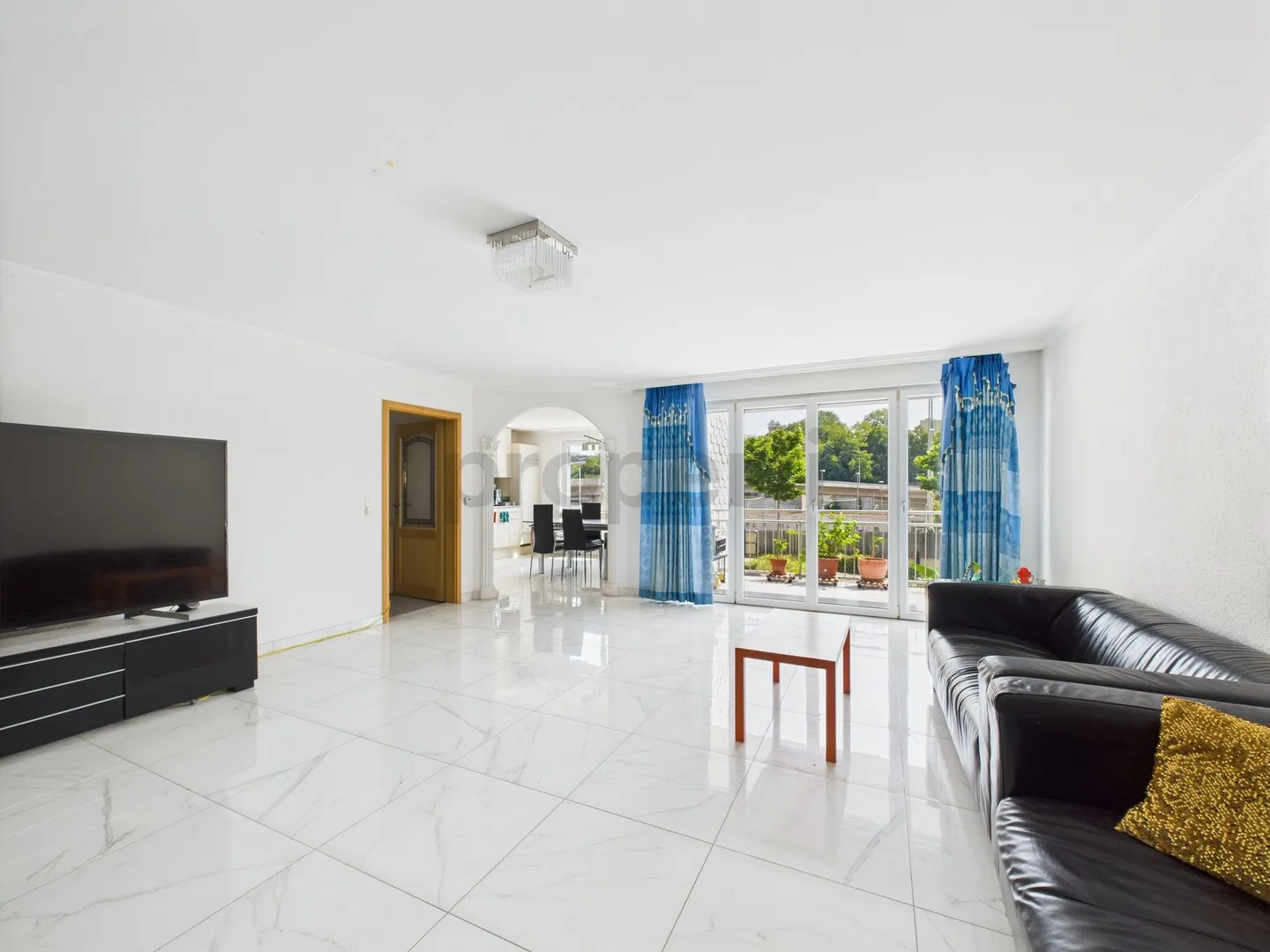 Maison individuelle spacieuse de 5,5 pièces à Schaffhouse - Photo 2 sur 12