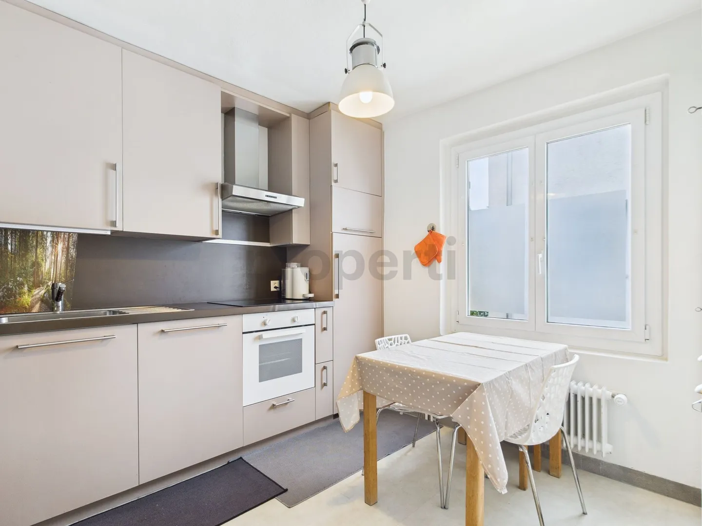 Charming furnished 4-room apartment in the heart of Neuchâtel - Photo 2 of 12