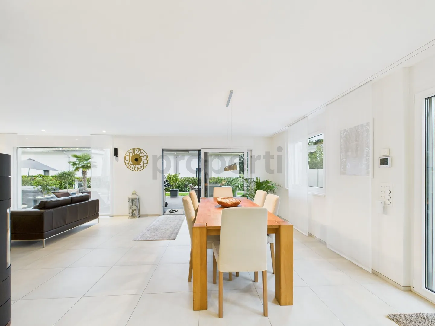 Exclusive Single-Family Home in Dürnten - with Sauna and Jacuzzi - Photo 4 of 13