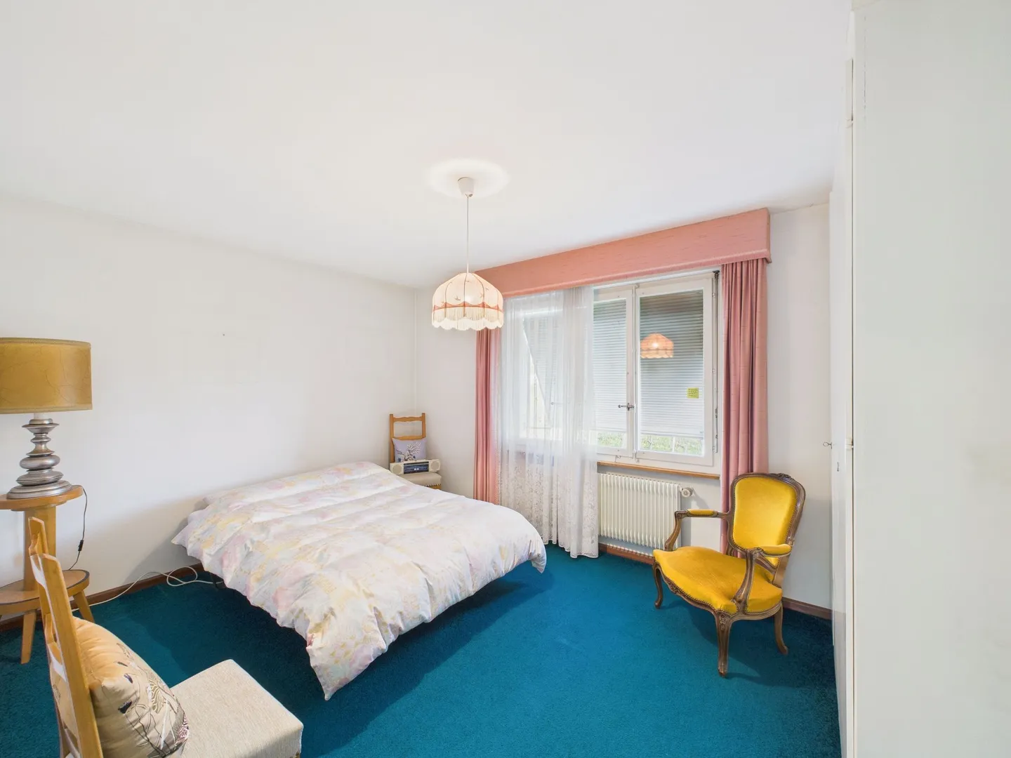 Villa con piscina interna e vista mozzafiato sul lago a Bevaix - Foto 7 di 13