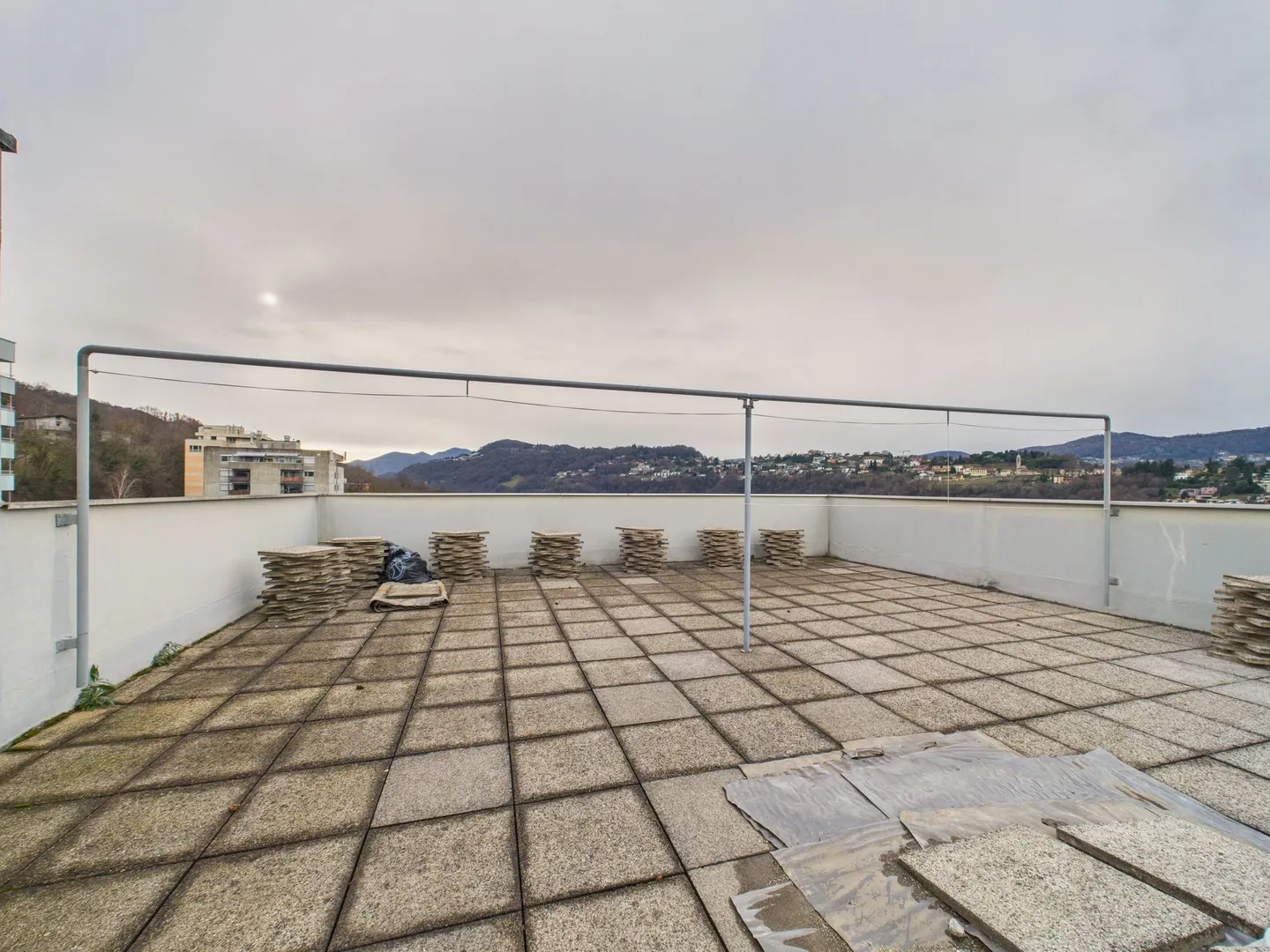 Außergewöhnliche 3,5-Zimmer-Wohnung mit Seeblick in Pazzallo - Foto 9 von 12