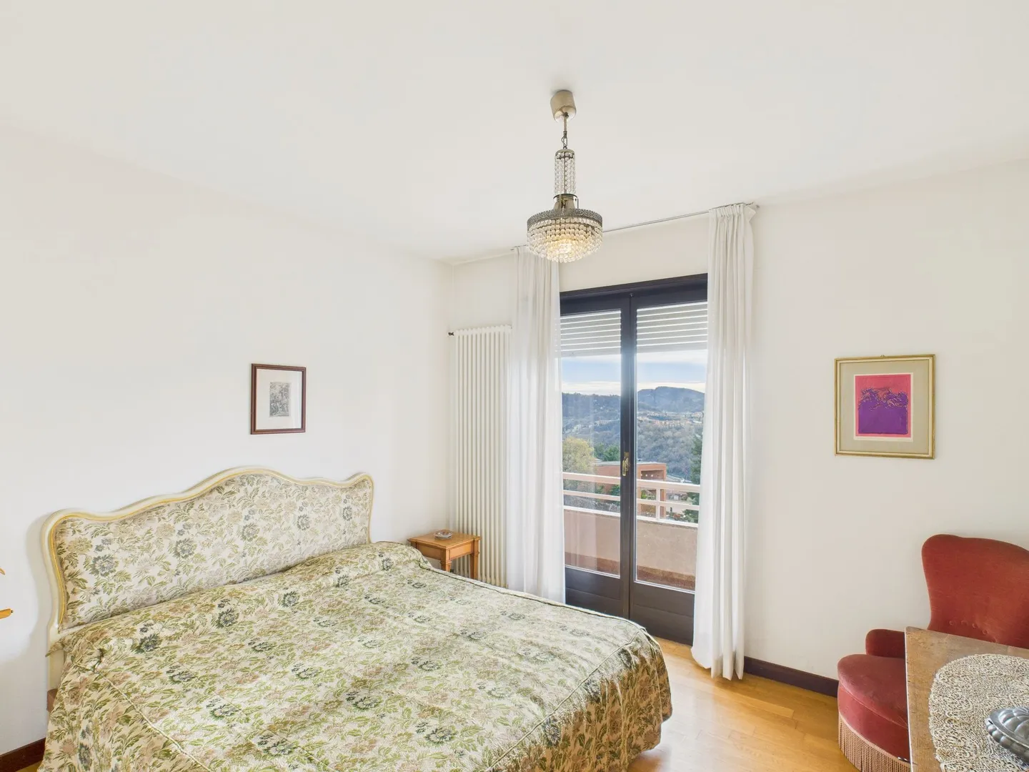 Spaziosa villa 7.5 locali con ampio giardino a Vacallo - Foto 8 di 13