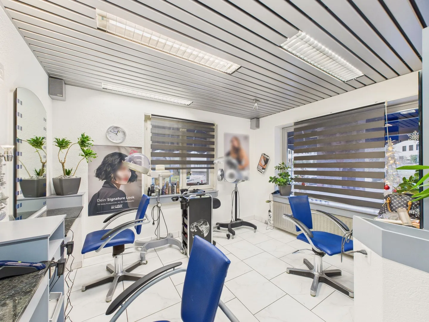 Attraktive Ladenfläche in Uster  ideal für Coiffure- oder Beauty-Konzept mit viel Gestaltungsspielraum und 5 Parkplätzen - Foto 6 von 10