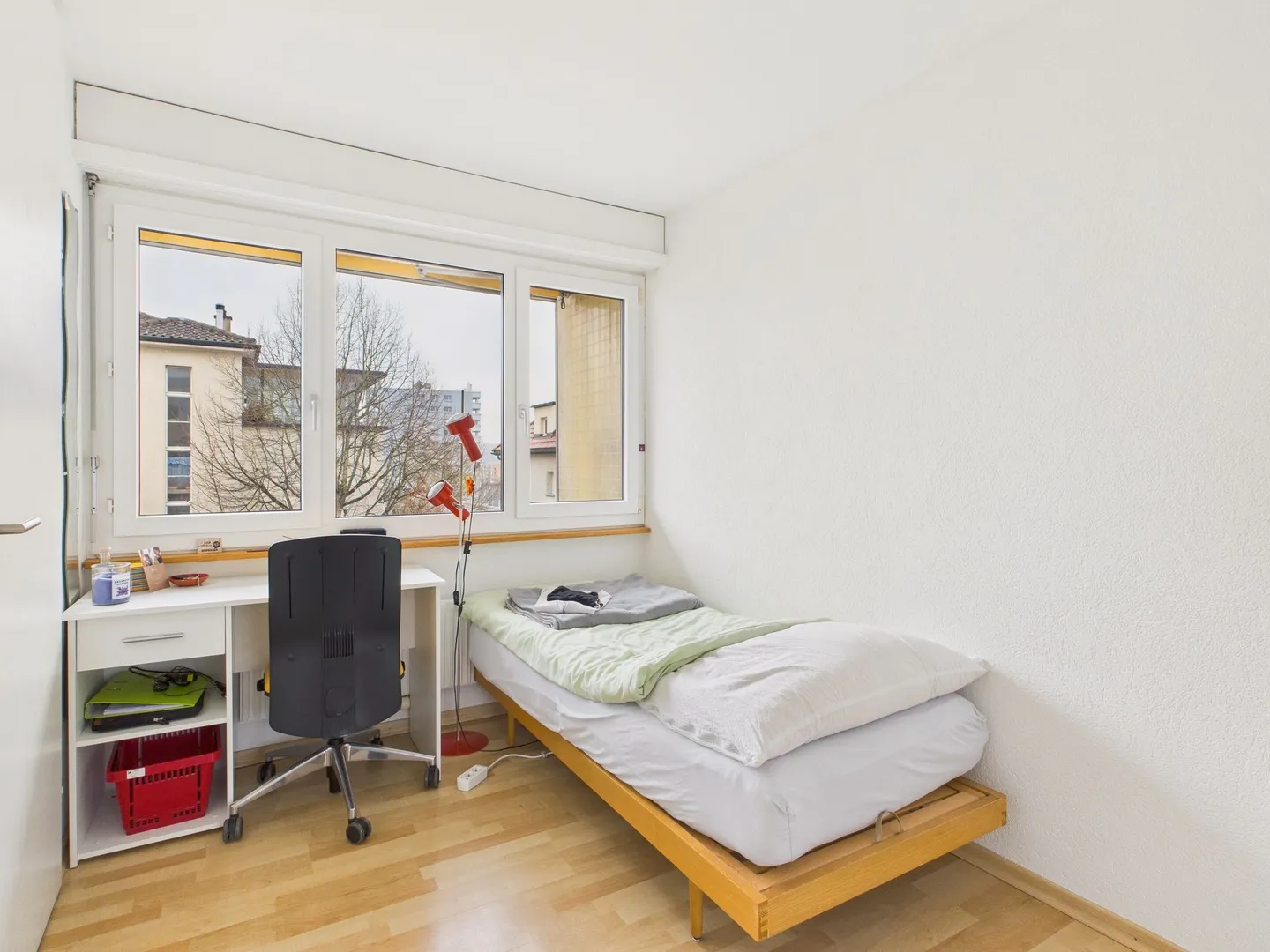 Spacious 4.5-Room Apartment with Balcony in Solothurn - Photo 6 of 9