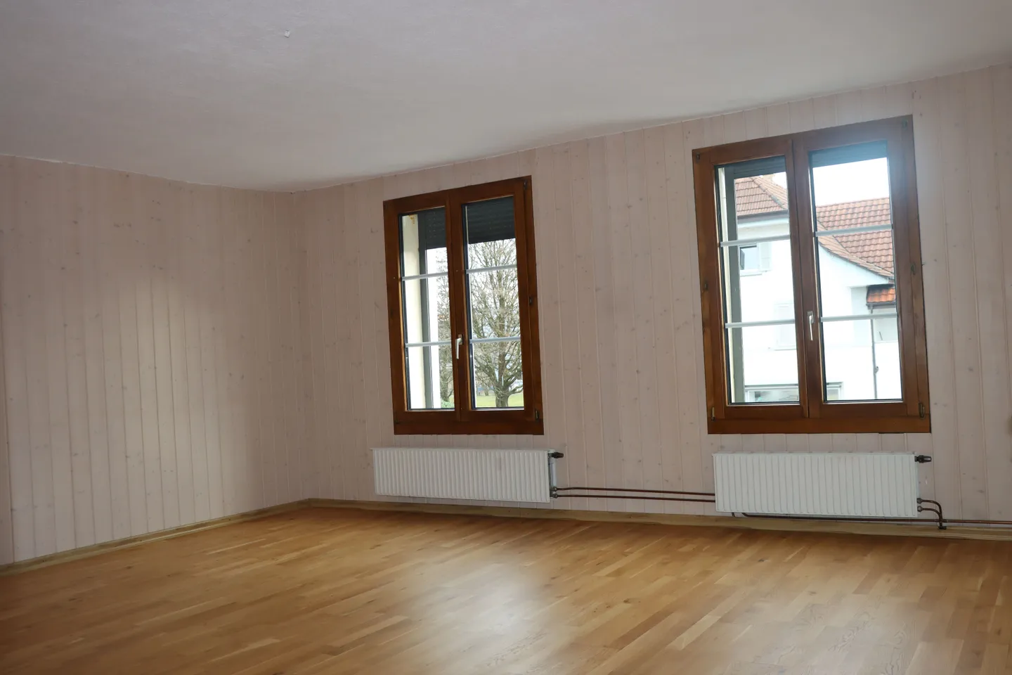 Helle 5.5-Zimmer Wohnung mit grosser Terrasse in Derendingen - Foto 5 di 10