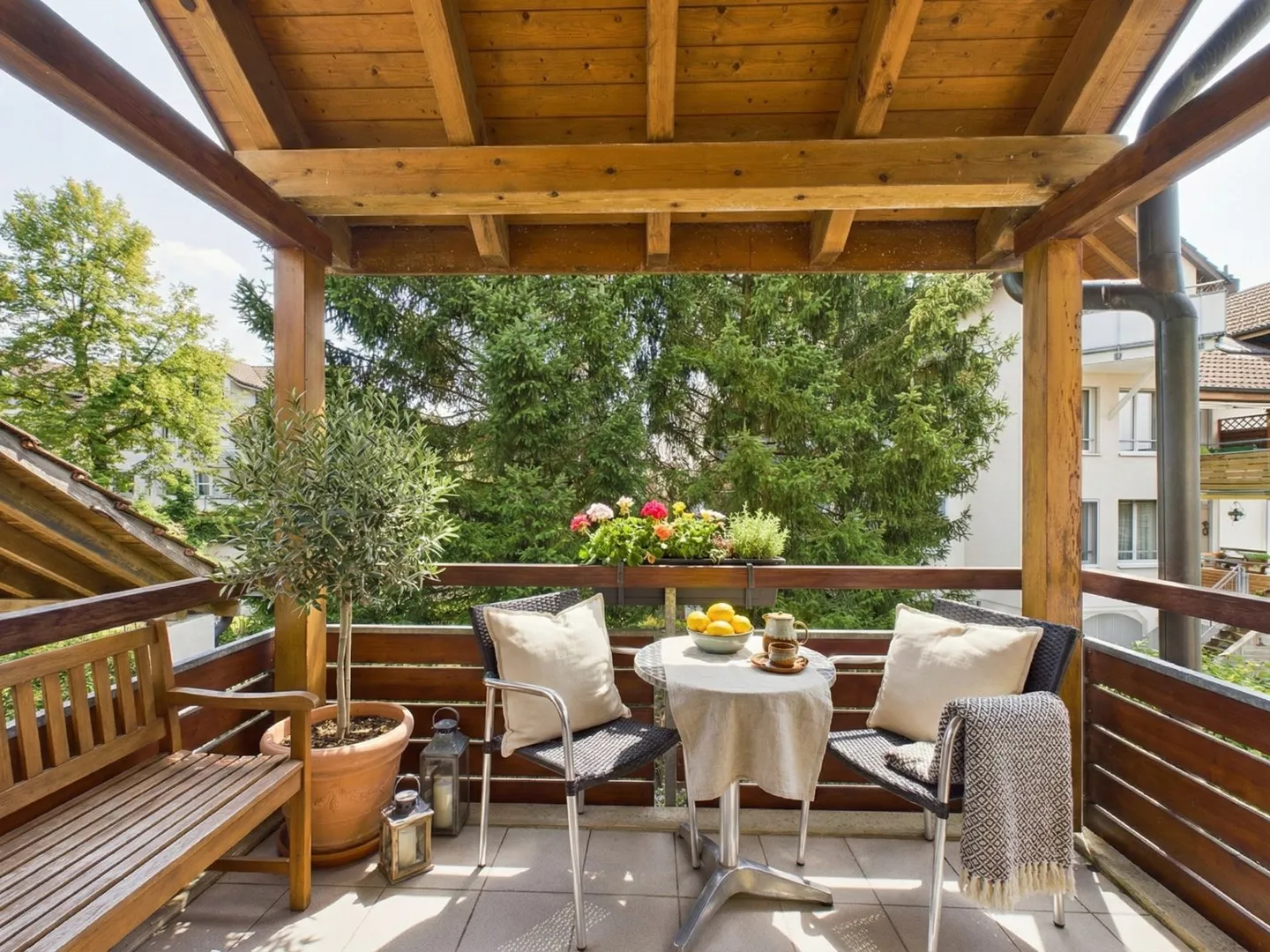 Spacious 5-room apartment with balcony in Affoltern am Albis - Photo 5 of 13