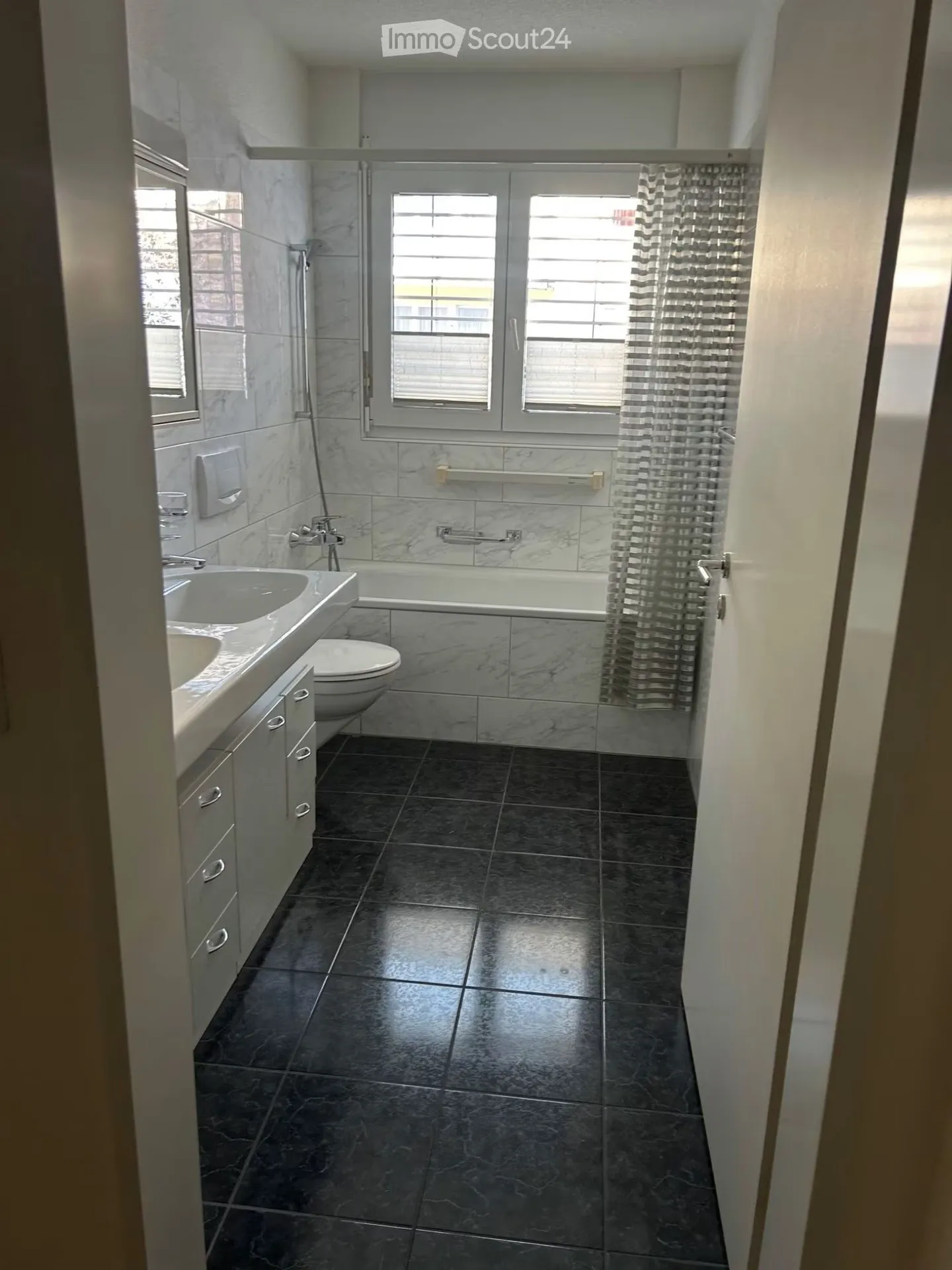 Helle 4.5-Zimmer-Wohnung mit Balkon in Kollbrunn - Foto 5 di 7