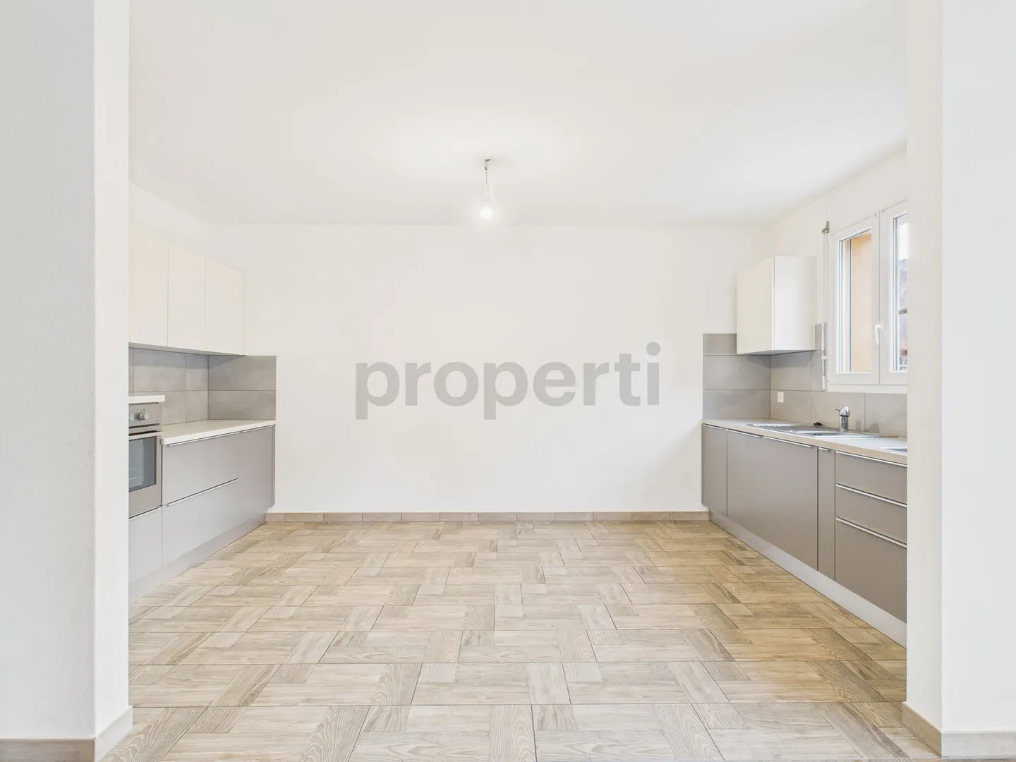 Moderna casa a schiera di 4.5 locali con giardino a Cresciano - Foto 4 di 13