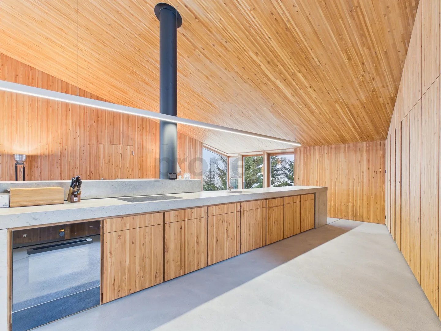 Casa unifamiliare architettonicamente eccezionale in una posizione panoramica di prima classe nelle Alpi svizzere - una seconda casa con comfort abitativo e vista ampia - Foto 5 di 13