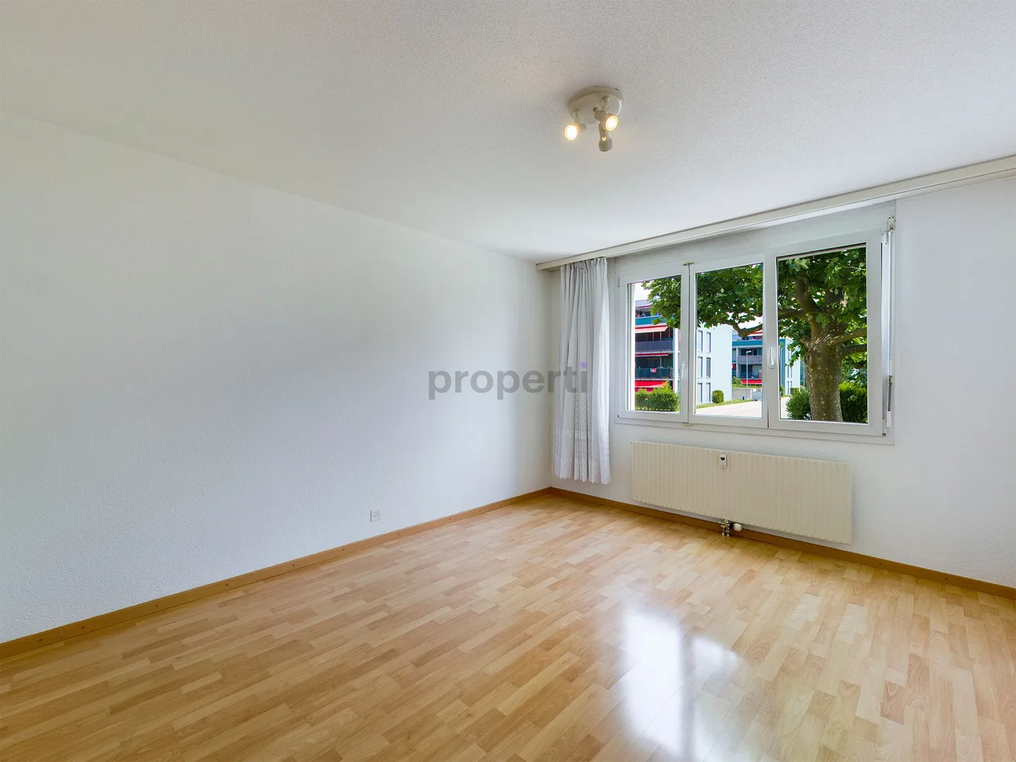 Appartamento moderno con giardino - Foto 5 di 8