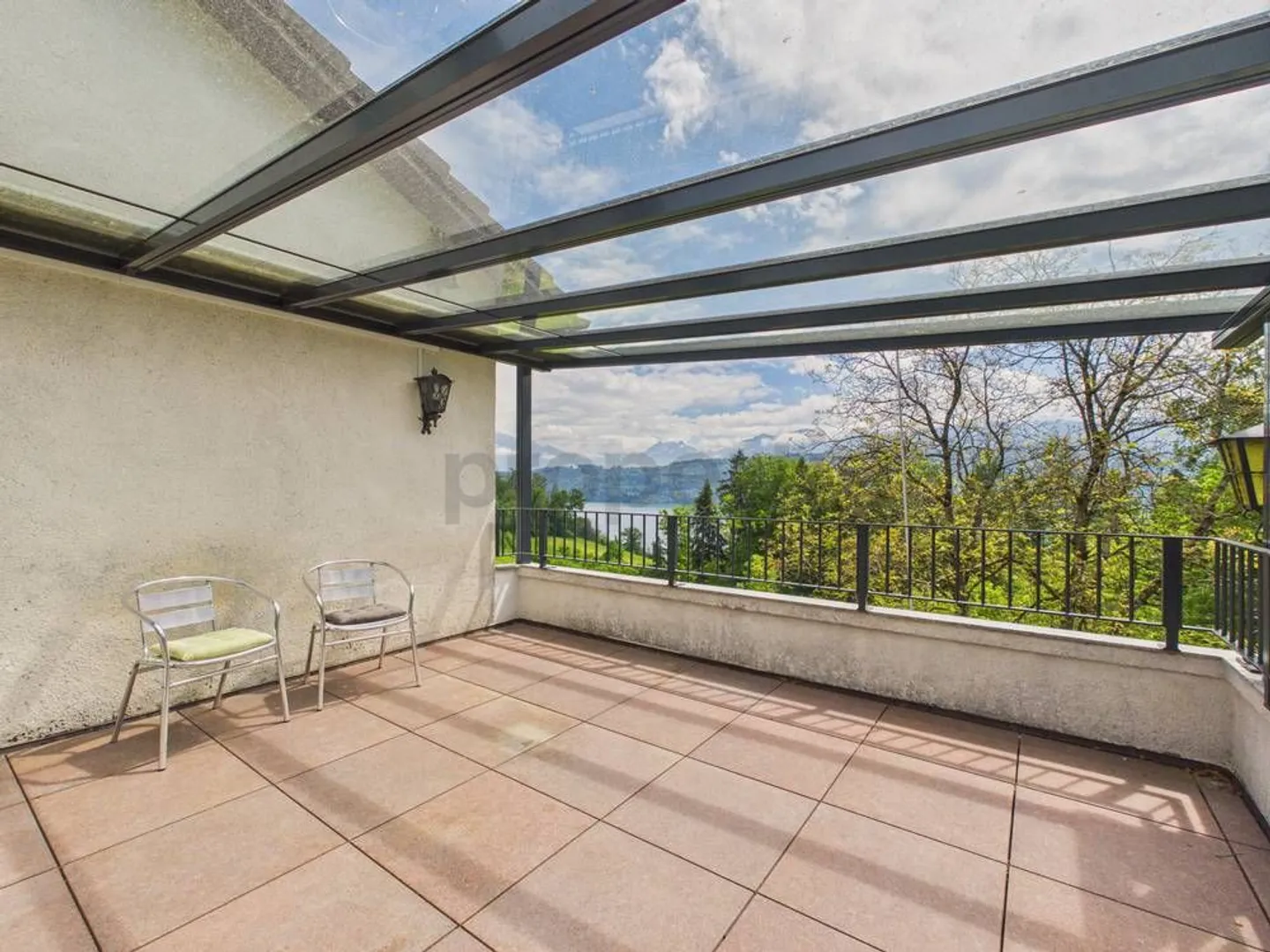 Sogno abitativo sul lago di Zurigo: Maisonette esclusiva con vista lago e giardino privato - Foto 4 di 12