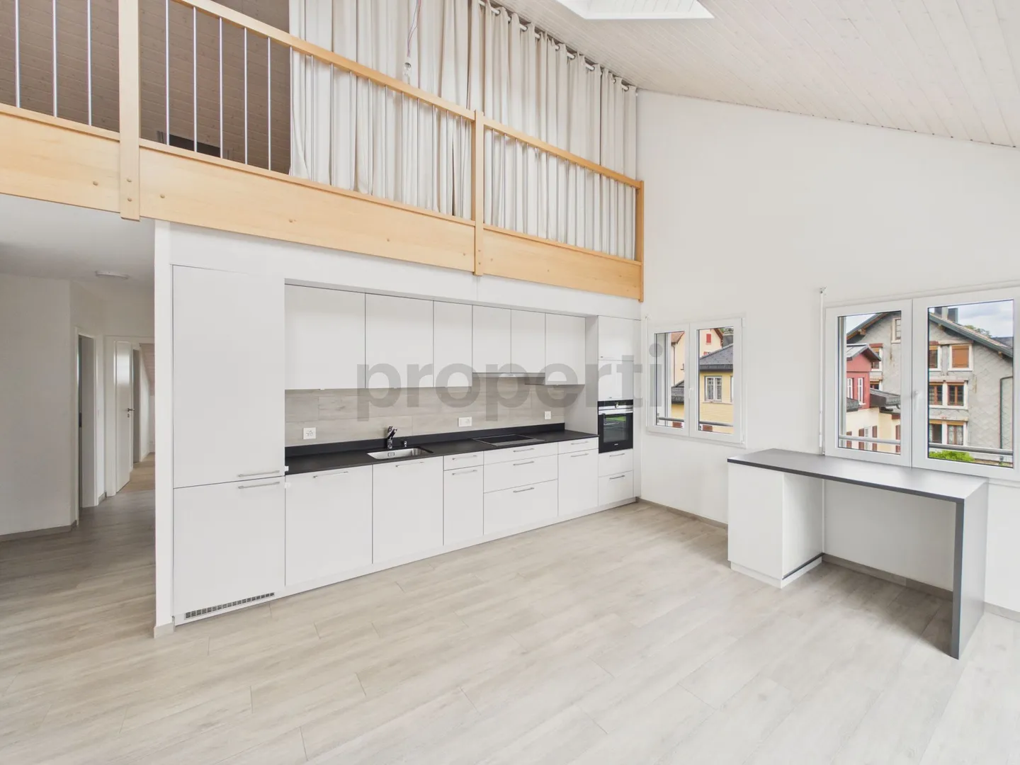 Wunderschönes Penthouse mit herrlichem Blick, großer Mezzanine und nahen Verkehrsanbindungen - Foto 4 von 13