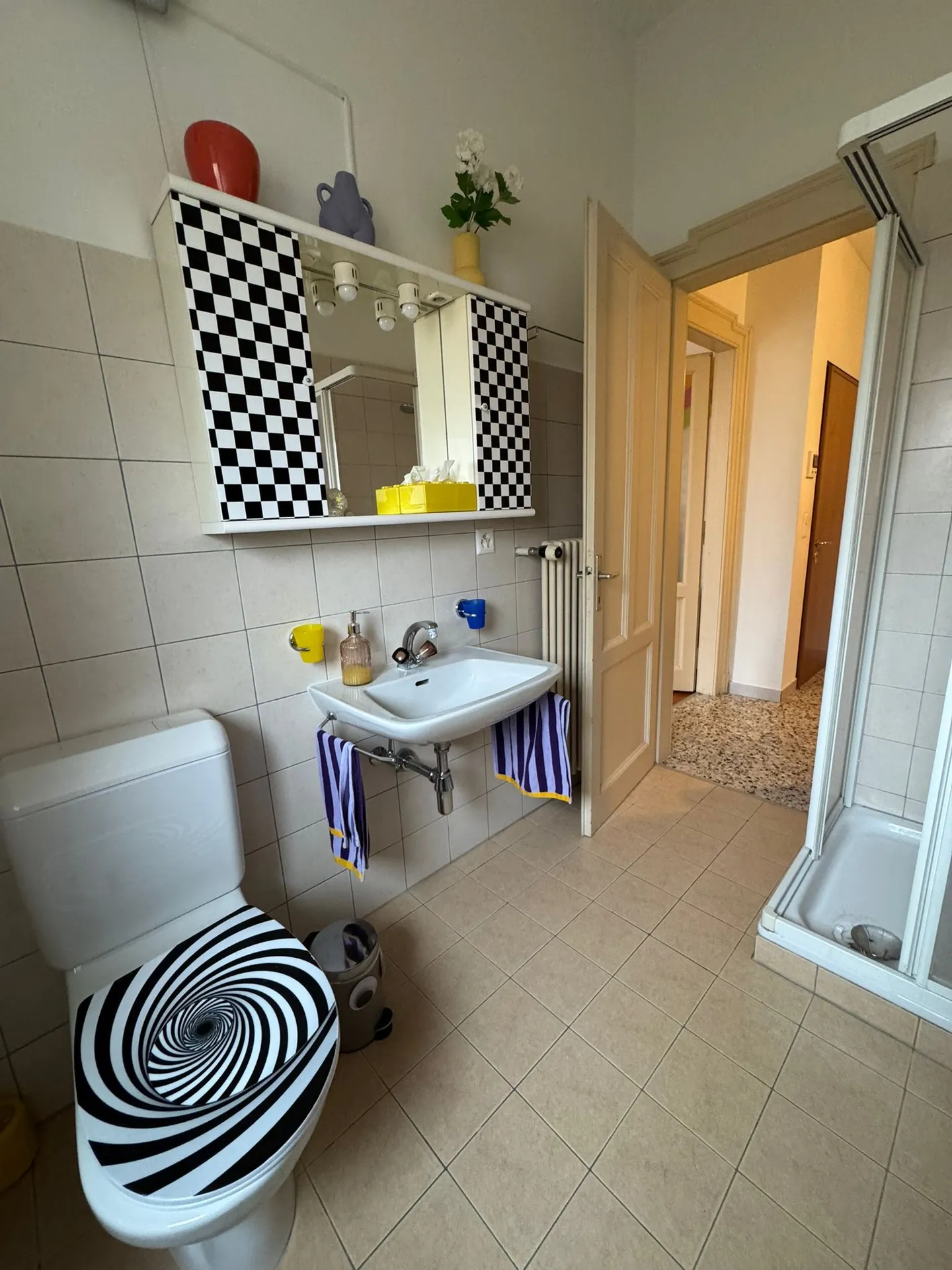 3-Room Apartment in the Heart of Viganello + Covered Parking - Photo 6 of 7