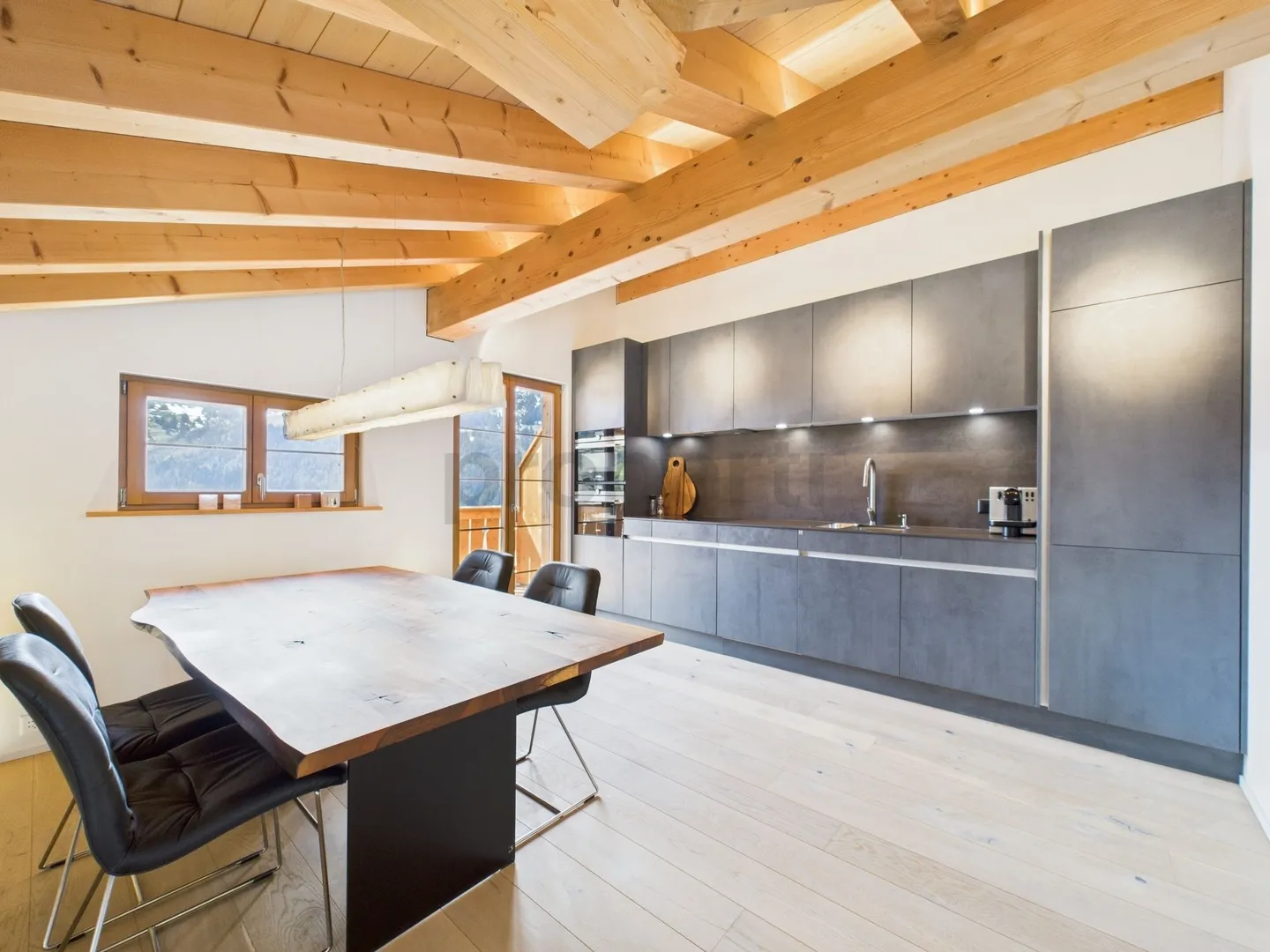 Célébrez Noël au-dessus des nuages - Appartement penthouse exclusif avec vue sur les Alpes - Photo 5 sur 13