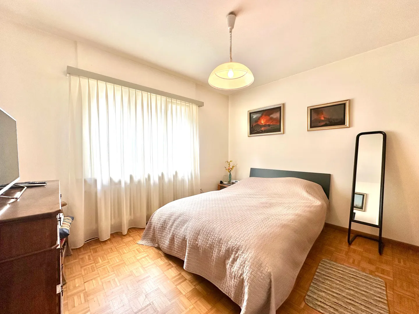 Geräumiges 5,5-Zimmer-Haus mit bebaubarem Garten (R2) und 4 Garagen in Bedano TI - Foto 7 von 11