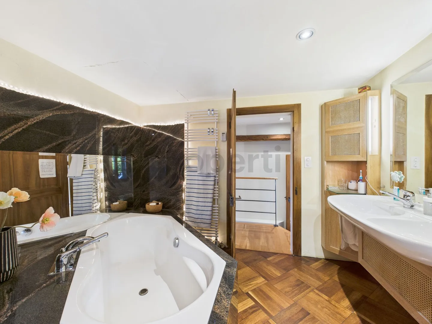 Maison de campagne idyllique avec vue sur le lac et les montagnes - Photo 7 sur 13