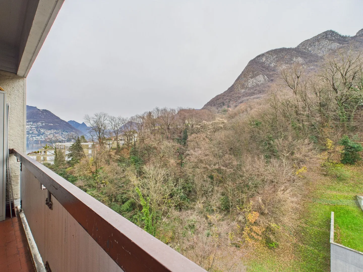 Außergewöhnliche 3,5-Zimmer-Wohnung mit Seeblick in Pazzallo - Foto 8 von 12