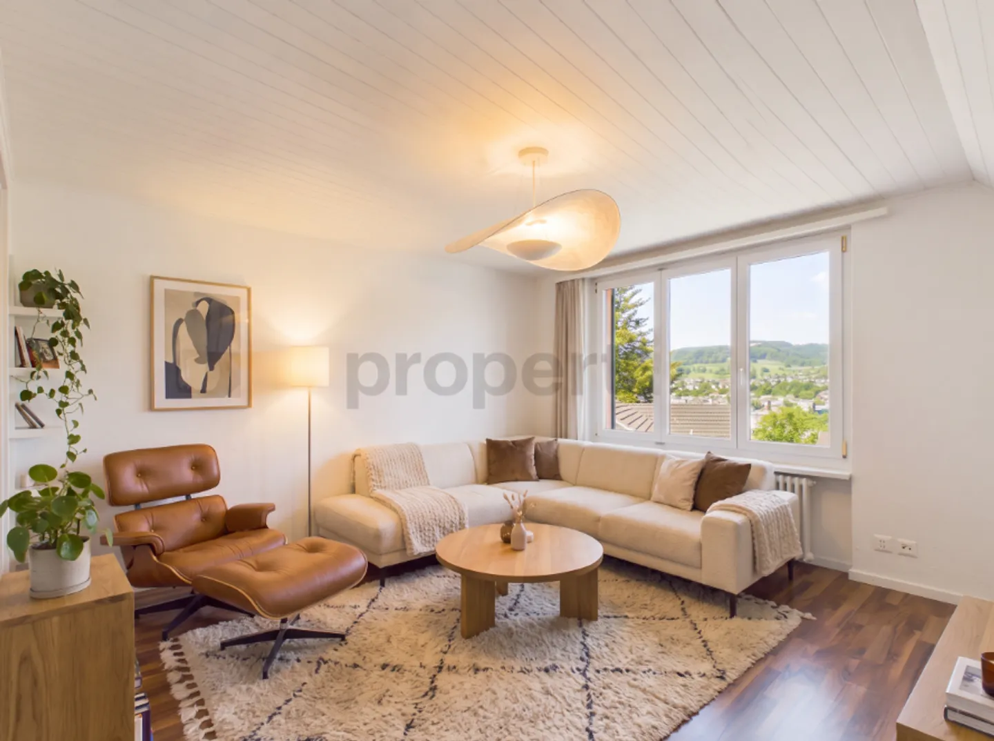 Helle 2-Zimmer-Dachgeschoss-Wohnung in Dorfzentrum von Füllinsdorf - Foto 2 von 13
