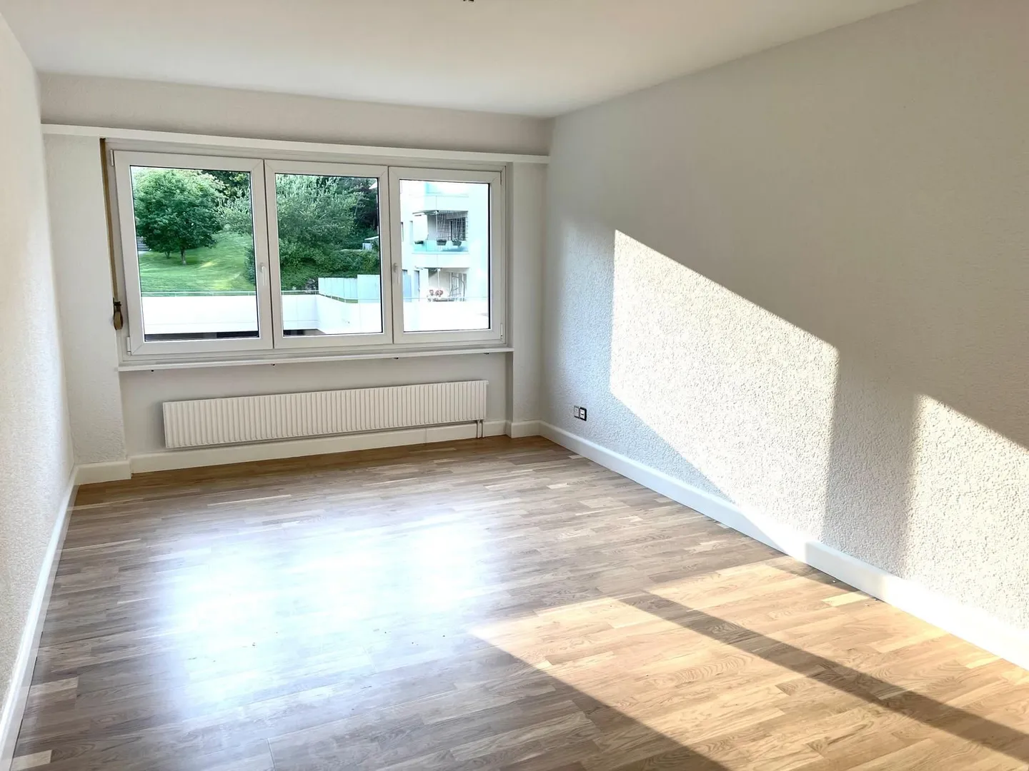 Appartamento 3.5 stanze recentemente ristrutturato con balcone, Adliswil - Foto 8 di 11