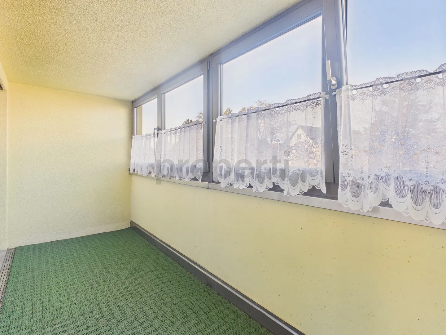 Lumière, Air & Qualité de Vie : Votre Maison Minergie avec 2 Balcons et Véranda à Volketswil - Photo 11 sur 13