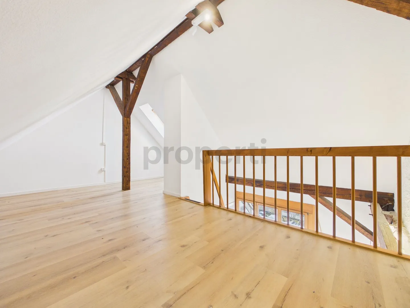 Appartamento moderno con balcone - Foto 10 di 13