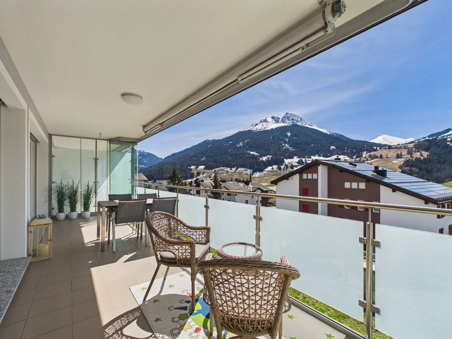 Appartement moderne avec balcon ensoleillé et vue imprenable (1ère et 2ème résidence) - Photo 1 sur 12
