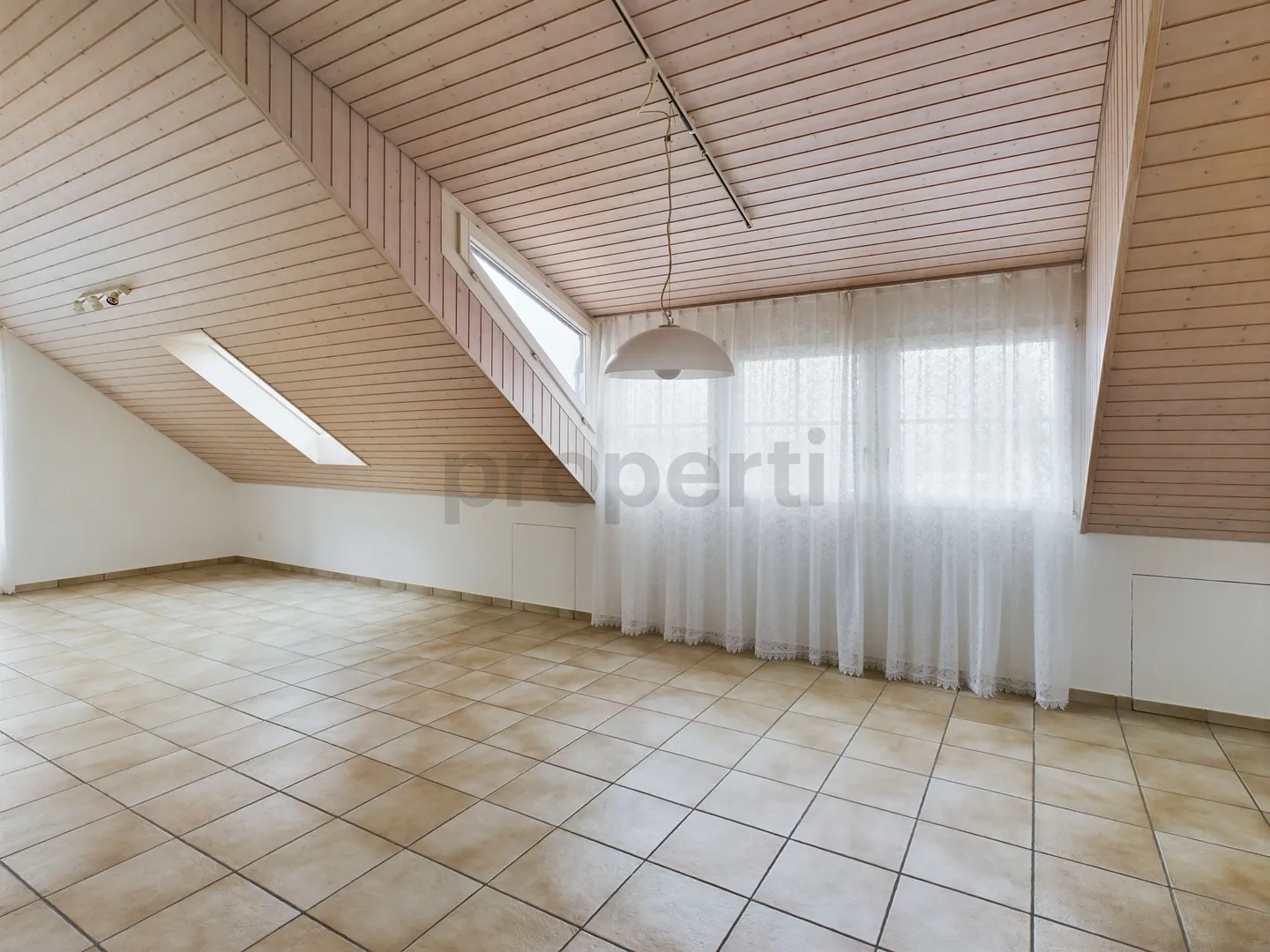 Bright 2.5 Room Attic Apartment in Niederlenz AG - Photo 5 of 10