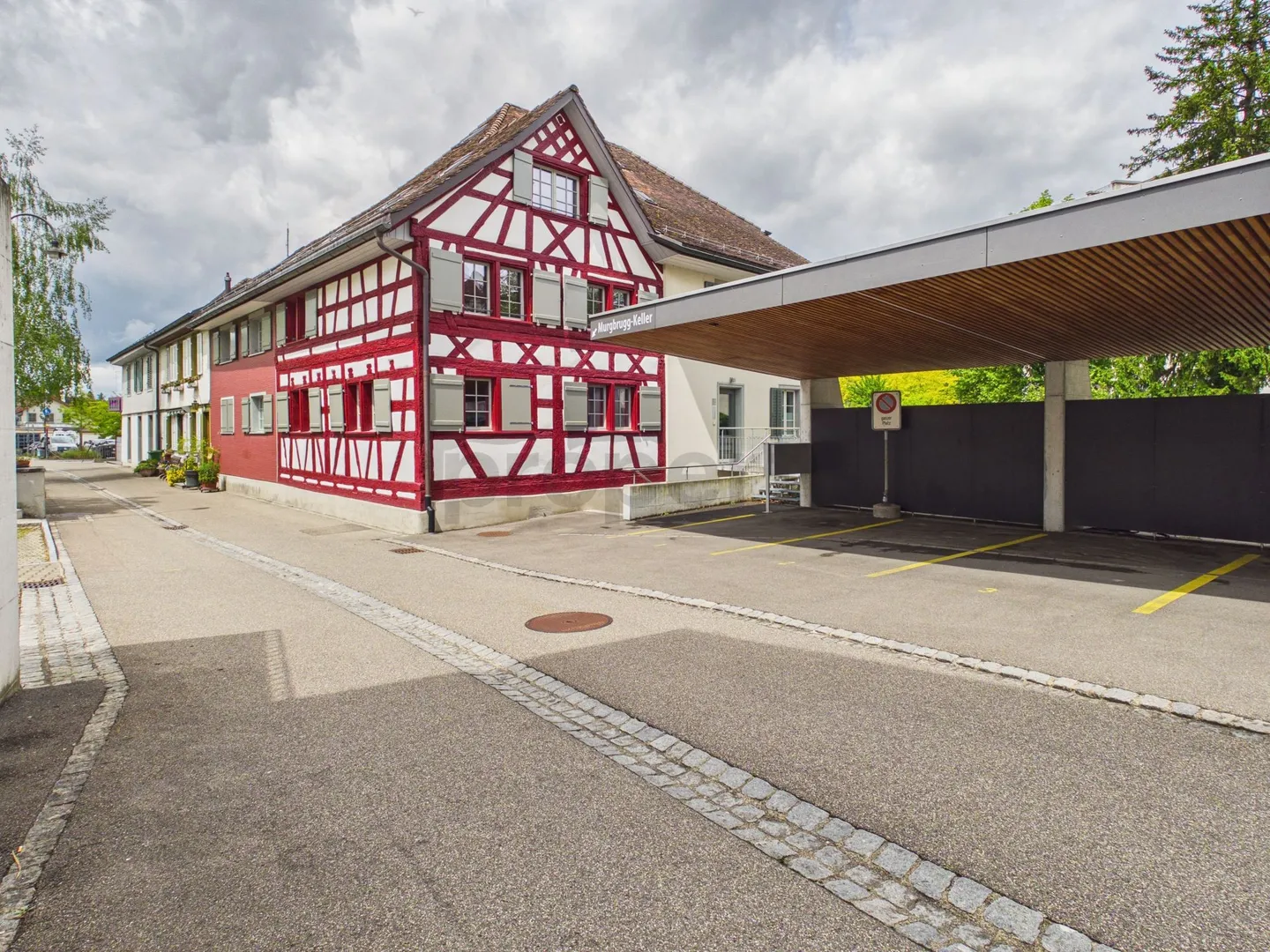 Maisonette de 2,5 pièces à Frauenfeld : charme historique, Minergie et patio au bord de l'eau - Photo 1 sur 10
