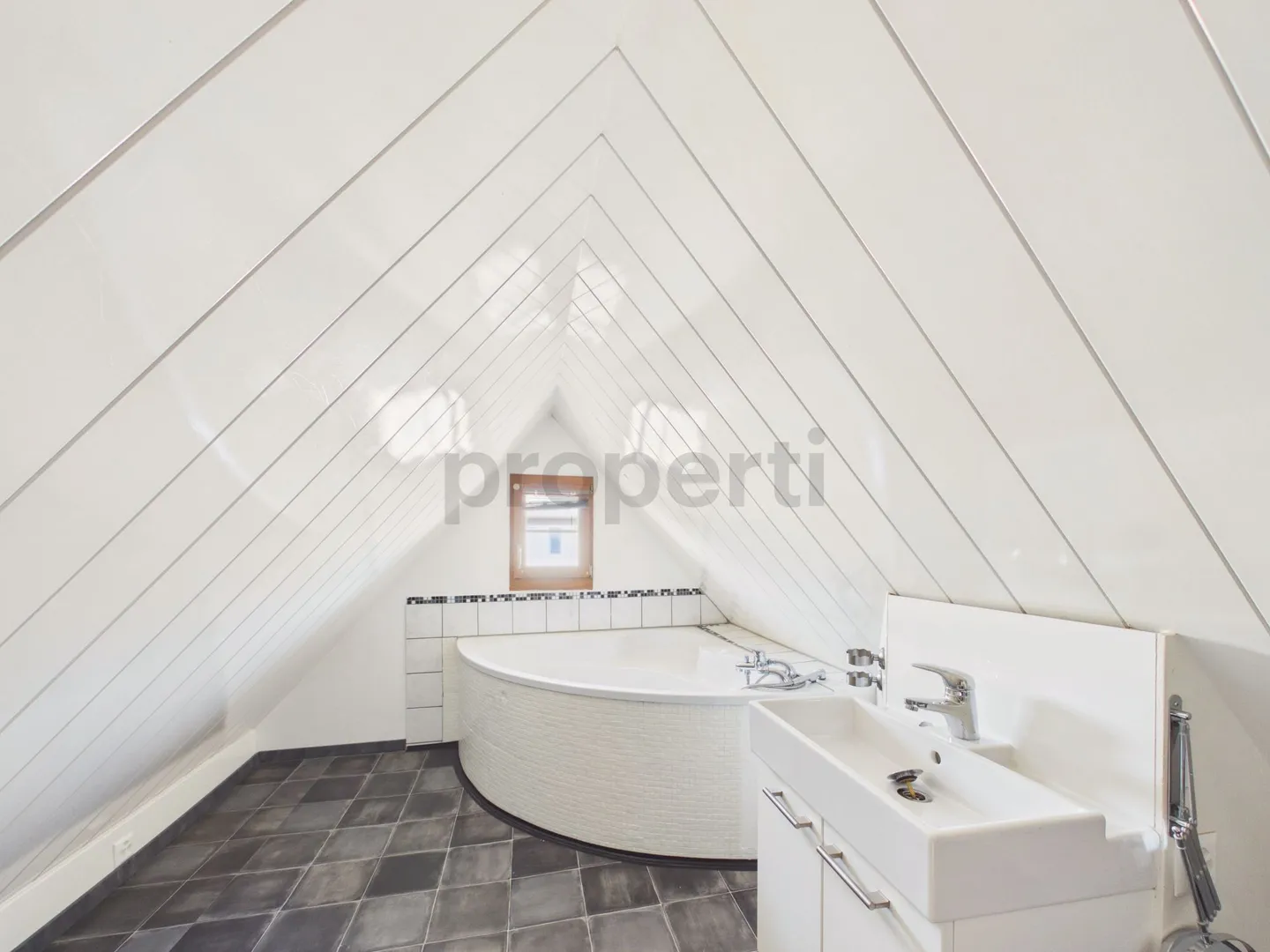 Charmante Maisonette mit eigenem Eingang - Foto 6 von 8