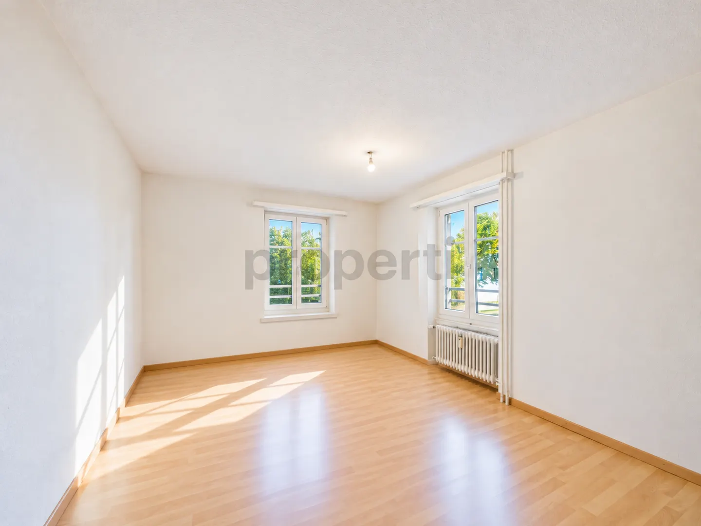 Renovierung im Jahr 2016, vielseitige Raumaufteilung & familienfreundliche Lage! - Foto 5 di 9